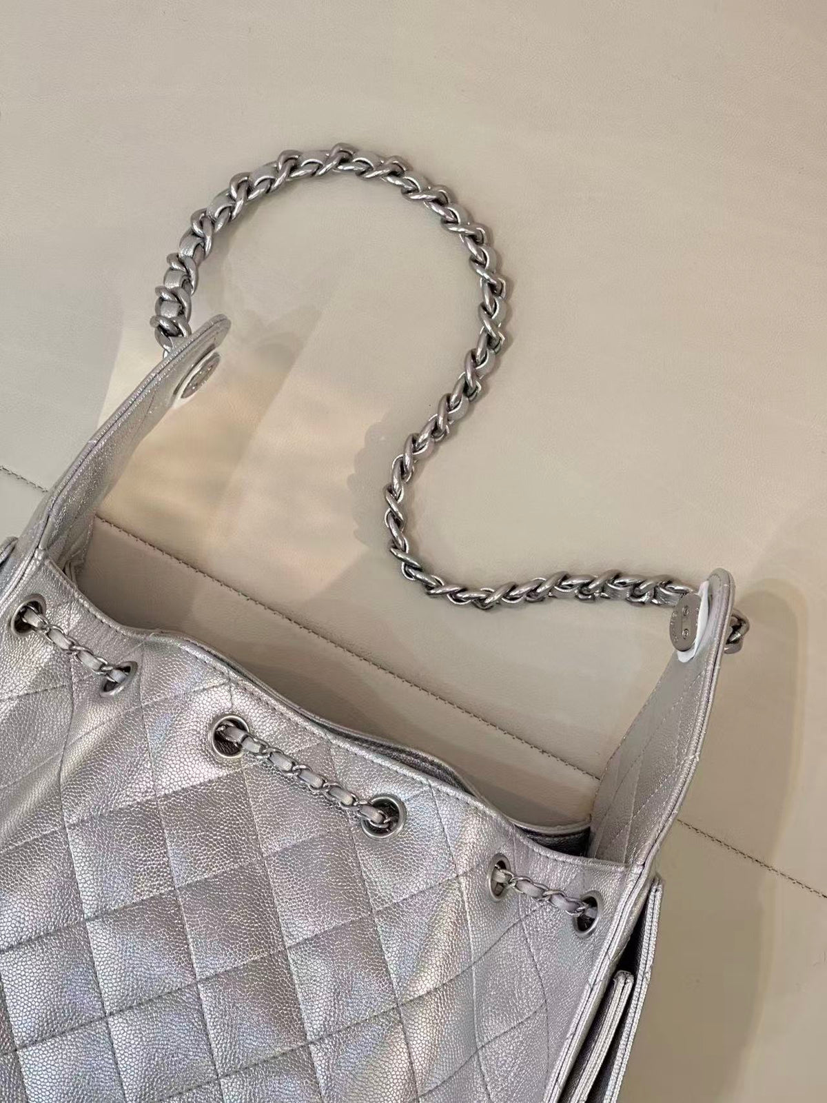 CC Cruise 25/26 Small Handbag Sliver Caviar Leather