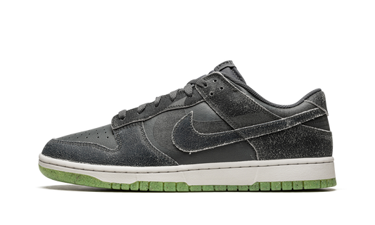 Dunk Low Retro PRM "Halloween 2022" DQ7681 001
