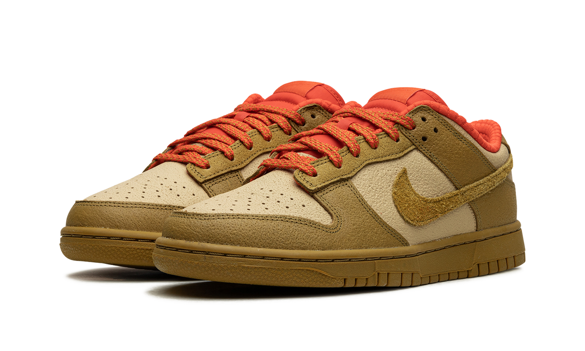DUNK LOW WMNS "Bronzine Picante Red" FQ8897 252