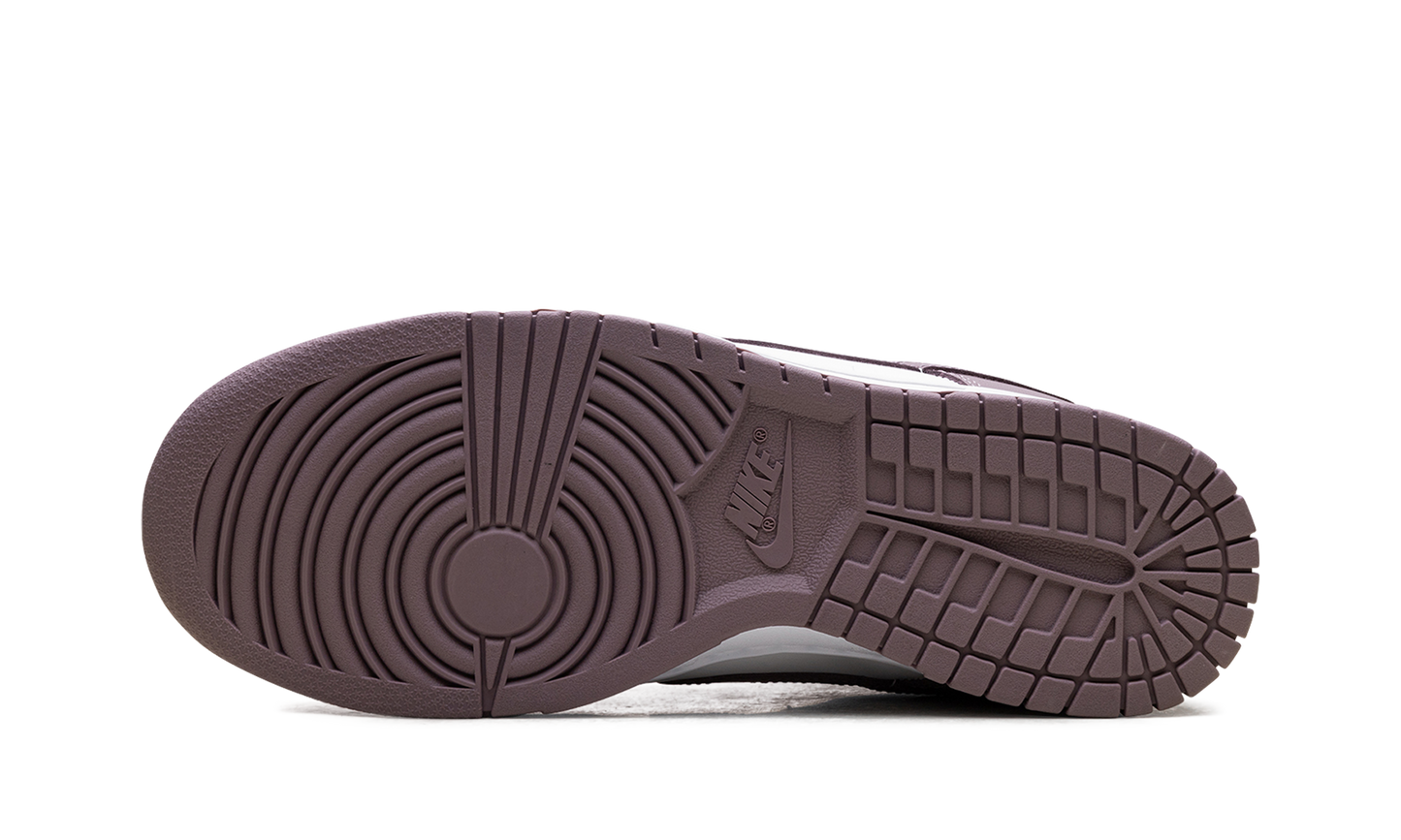 Dunk Low "Violet Ore" DV0833 112