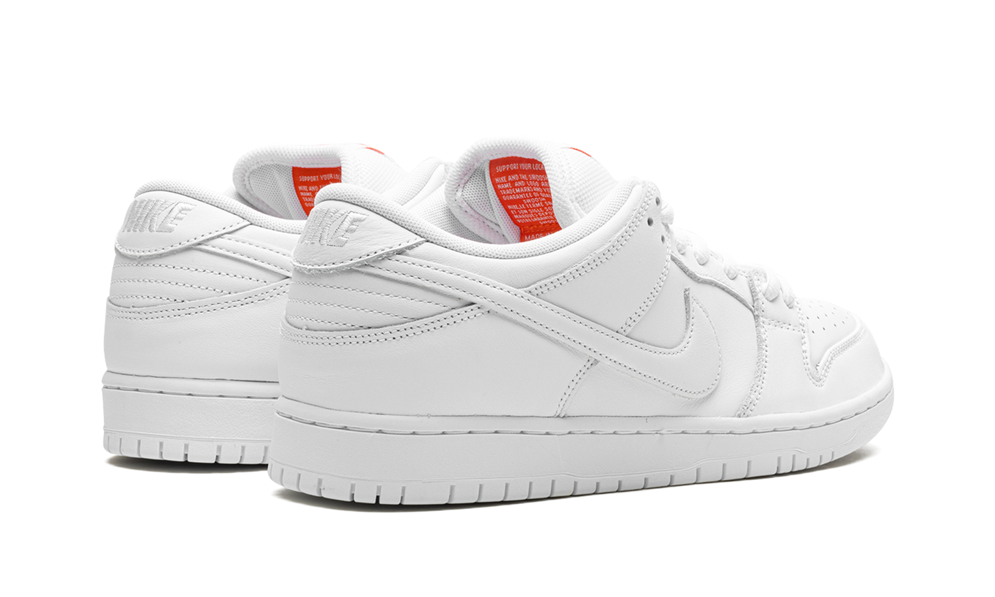 SB Dunk Low Pro "Triple White" FJ1674 100