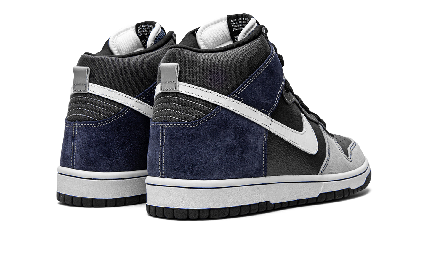 Dunk High Pro SB "UnFutura" 305050 015