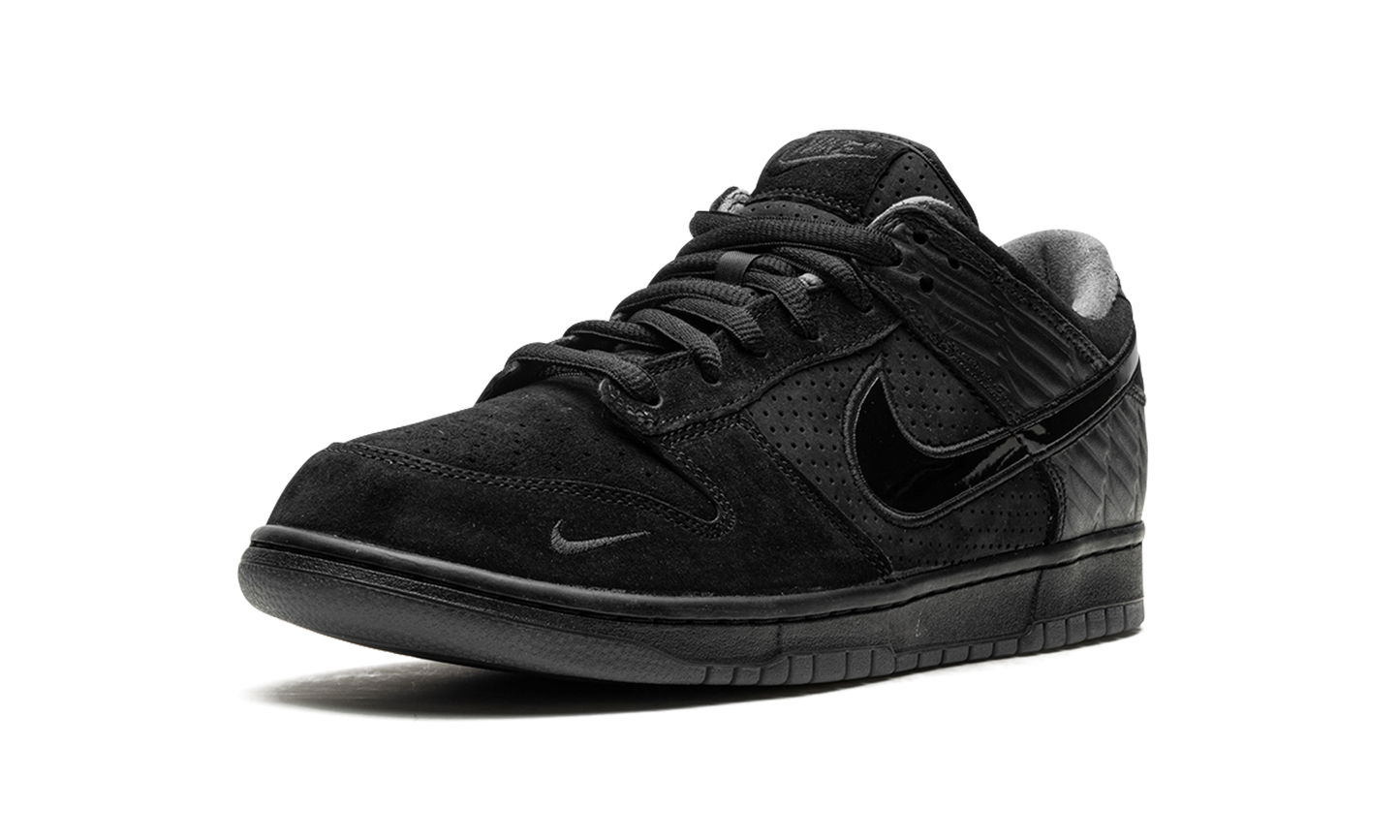 Dunk Low Black "Division Street - What The Duck Alternate" HV1470 001