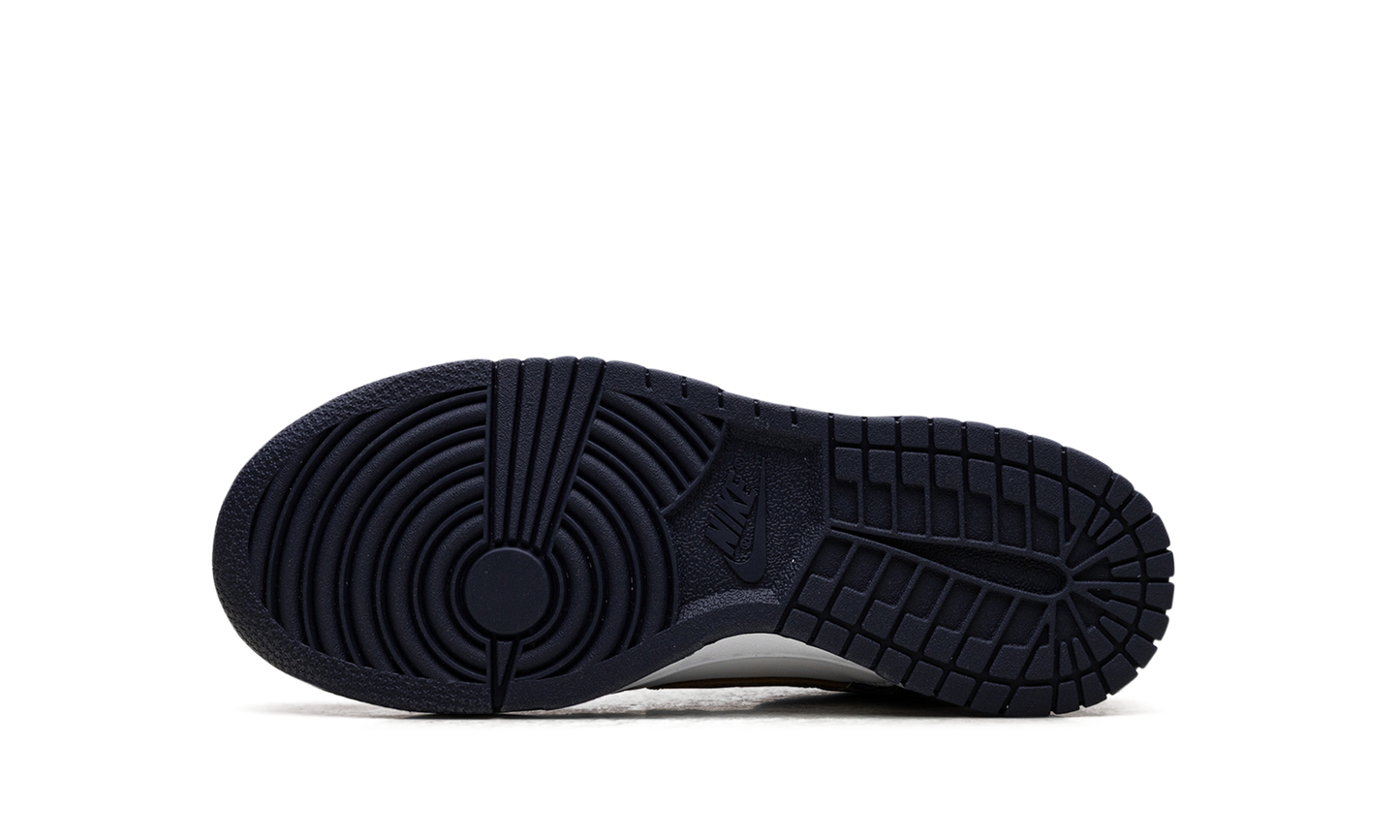 Dunk Low GS "Midnight Navy Wheat" FB9109 111