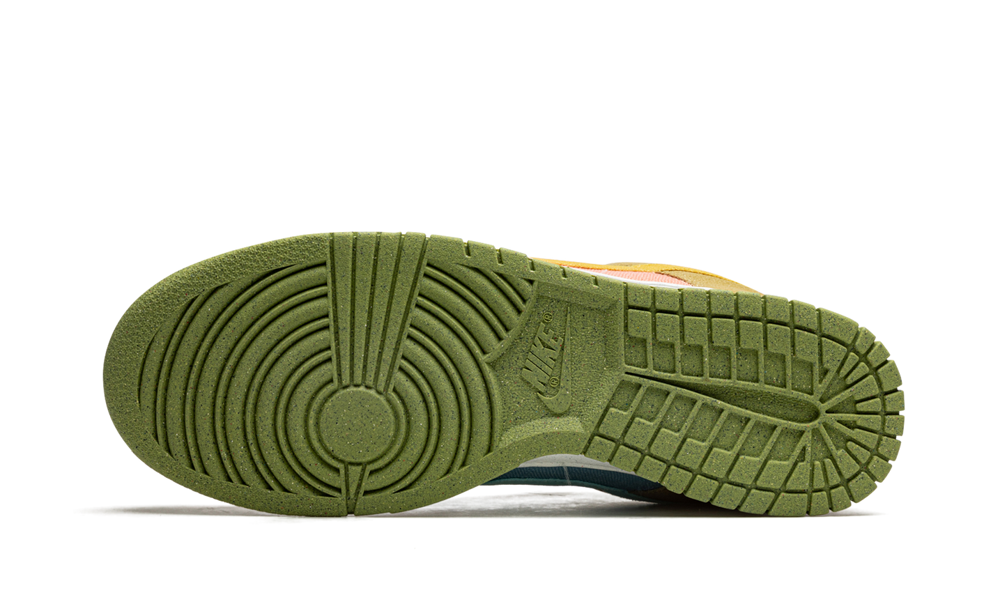Dunk Low "Sun Club" DM0583 800
