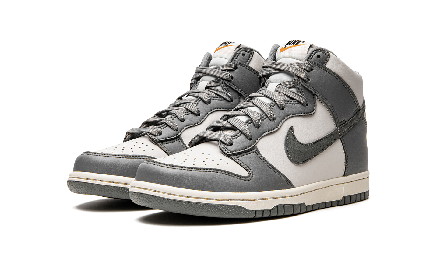 Dunk High SE (GS) "Grey/Sail" DM1028 001