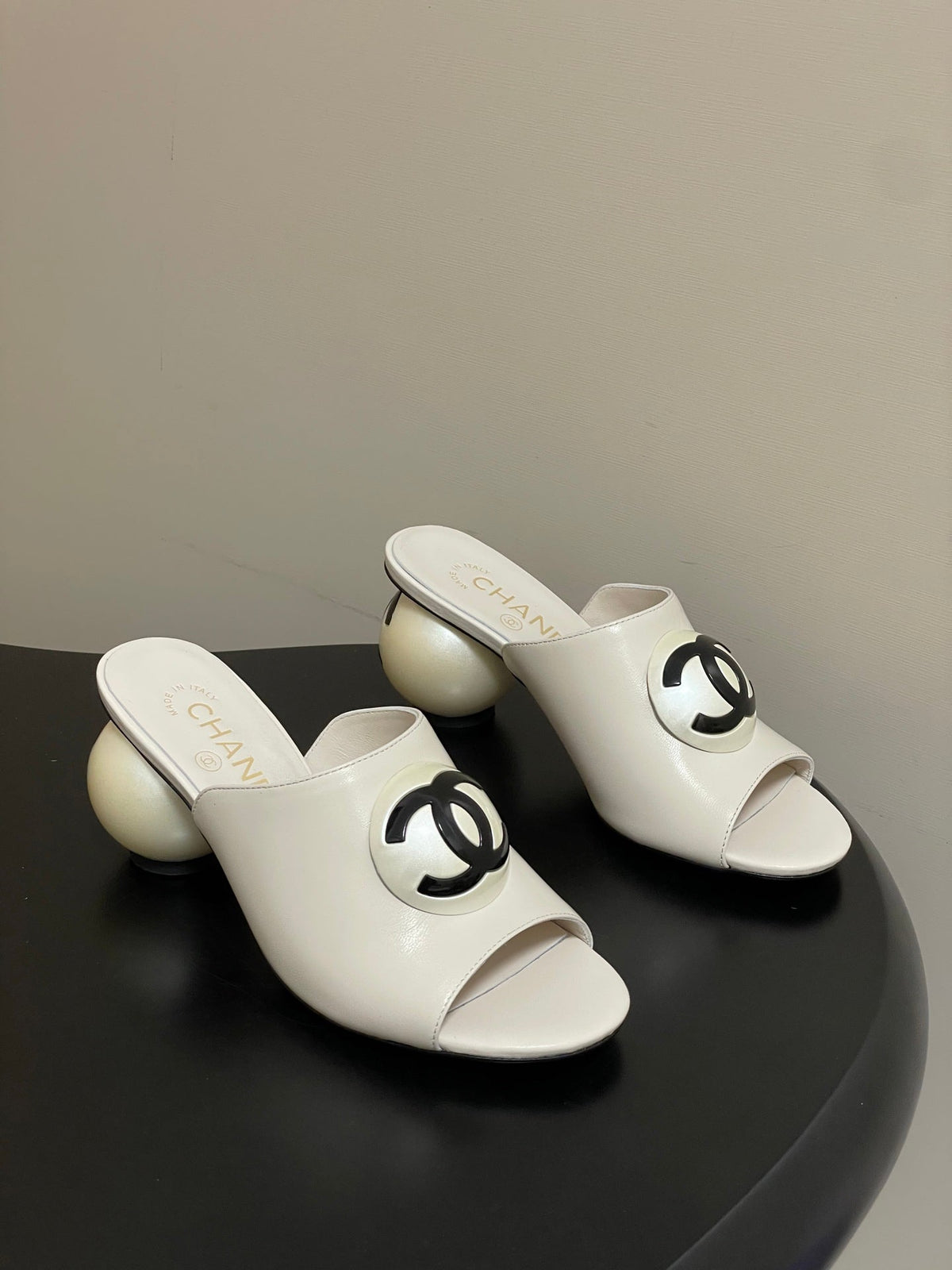 CC 2026 Pearl Heel Sandals 70 Double C Buckle Sheepskin