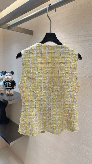 CC Fitted Waist Vest in Tweed