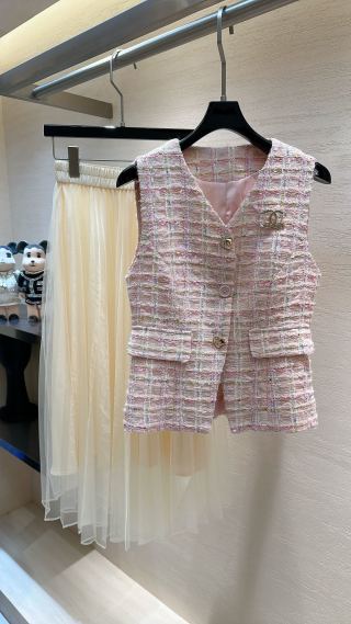 CC Fitted Waist Vest in Tweed