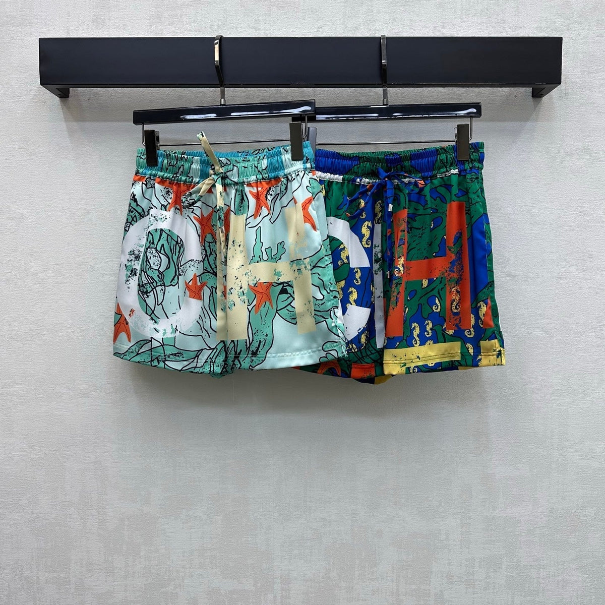 CC 26 Artistic Print Drawstring Shorts in Polyamide