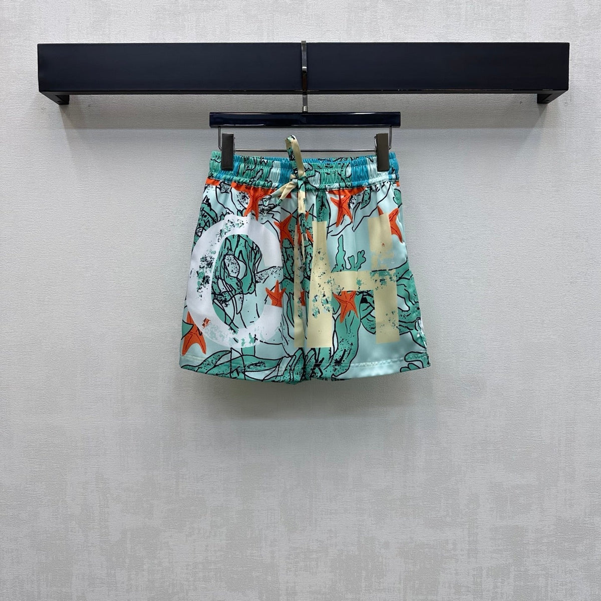 CC 26 Artistic Print Drawstring Shorts in Polyamide