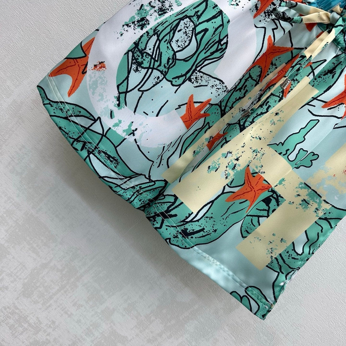 CC 26 Artistic Print Drawstring Shorts in Polyamide