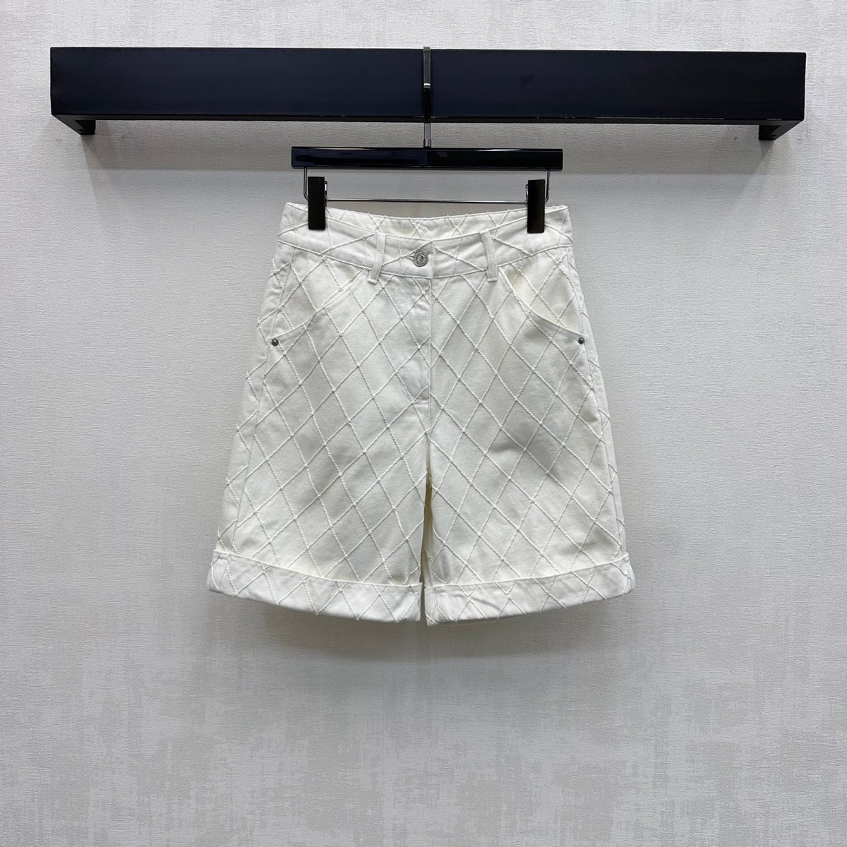CC 26 Diamond-Patterned Denim Fold-Up Shorts in Cotton