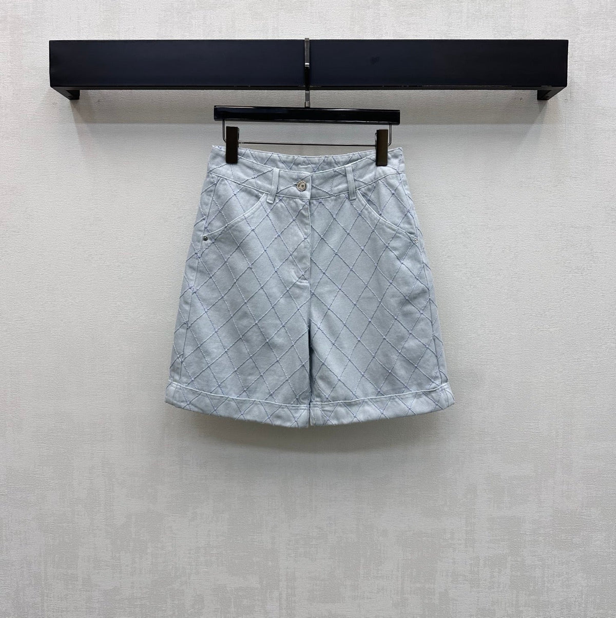 CC 26 Diamond-Patterned Denim Fold-Up Shorts in Cotton
