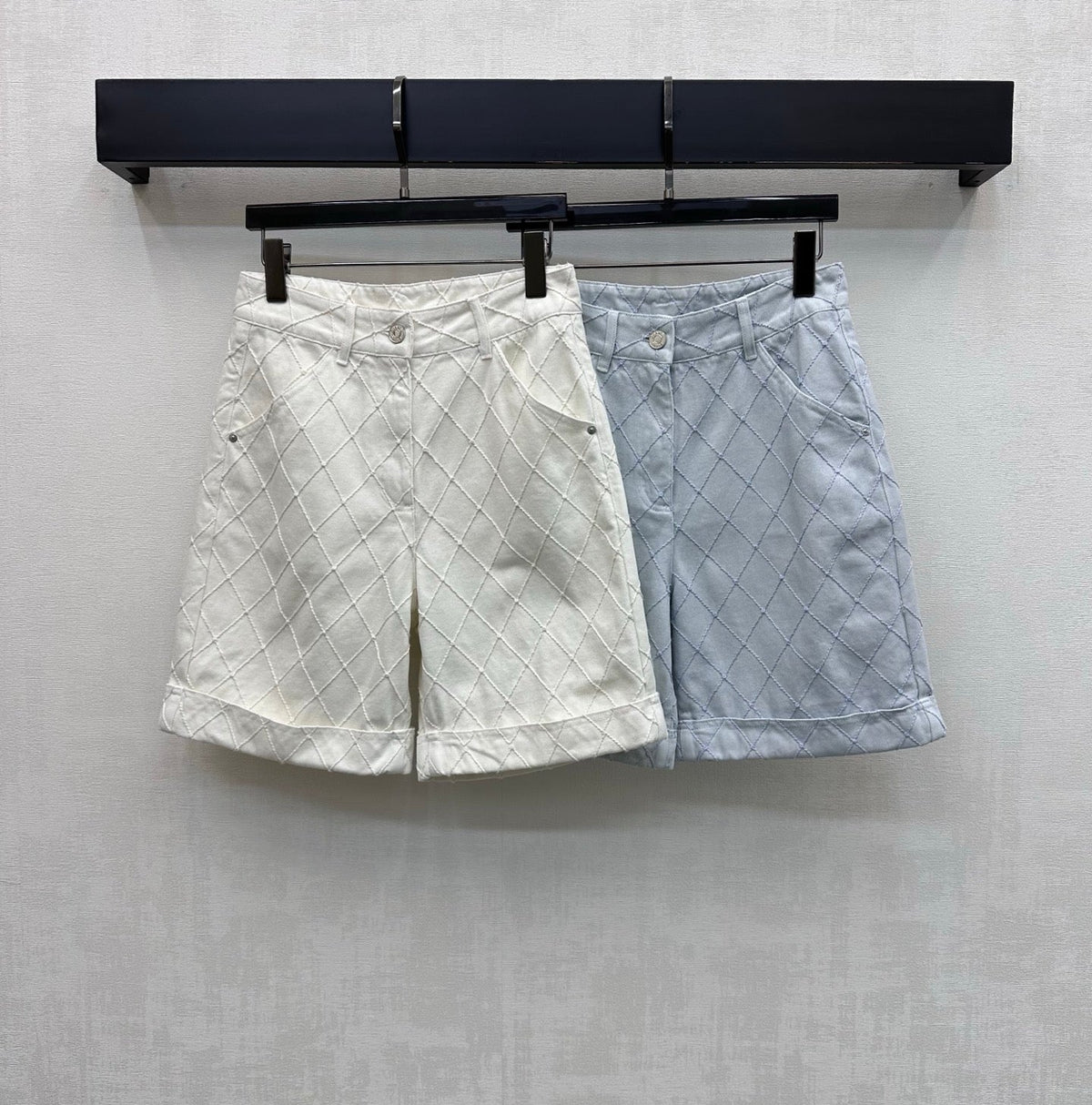 CC 26 Diamond-Patterned Denim Fold-Up Shorts in Cotton