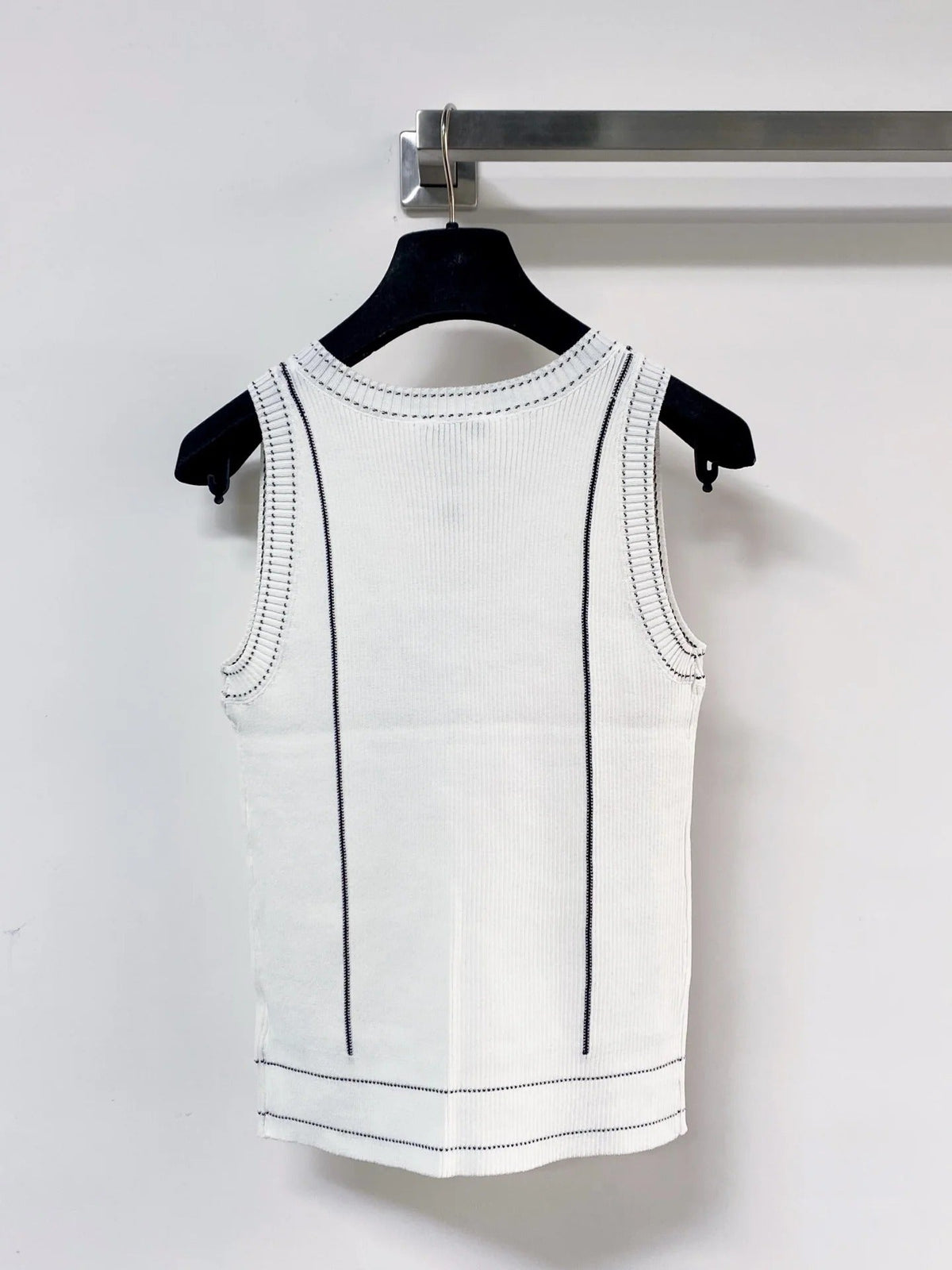 Chanel 2026 Bow V-neck Vest White Wool 212271
