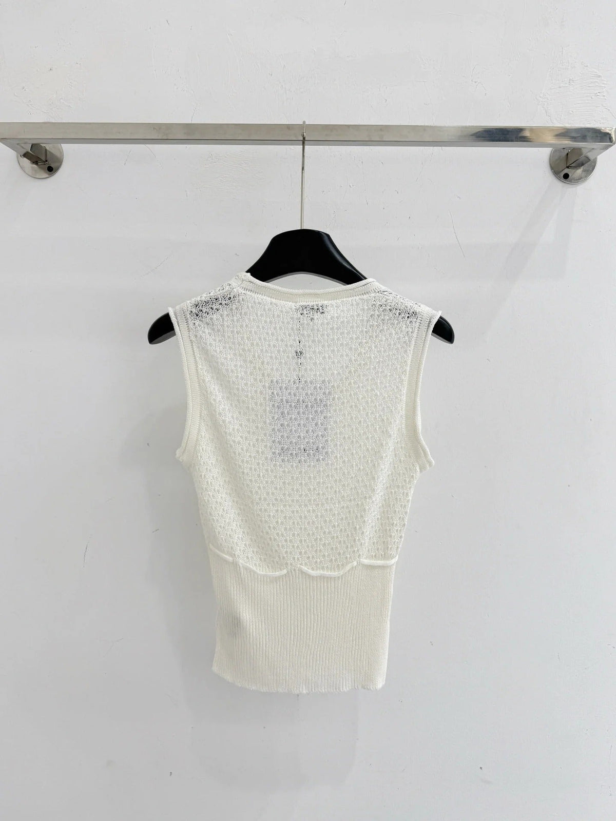Chanel 2026 Knit Sleeveless Top White Mesh Acrylic 294460