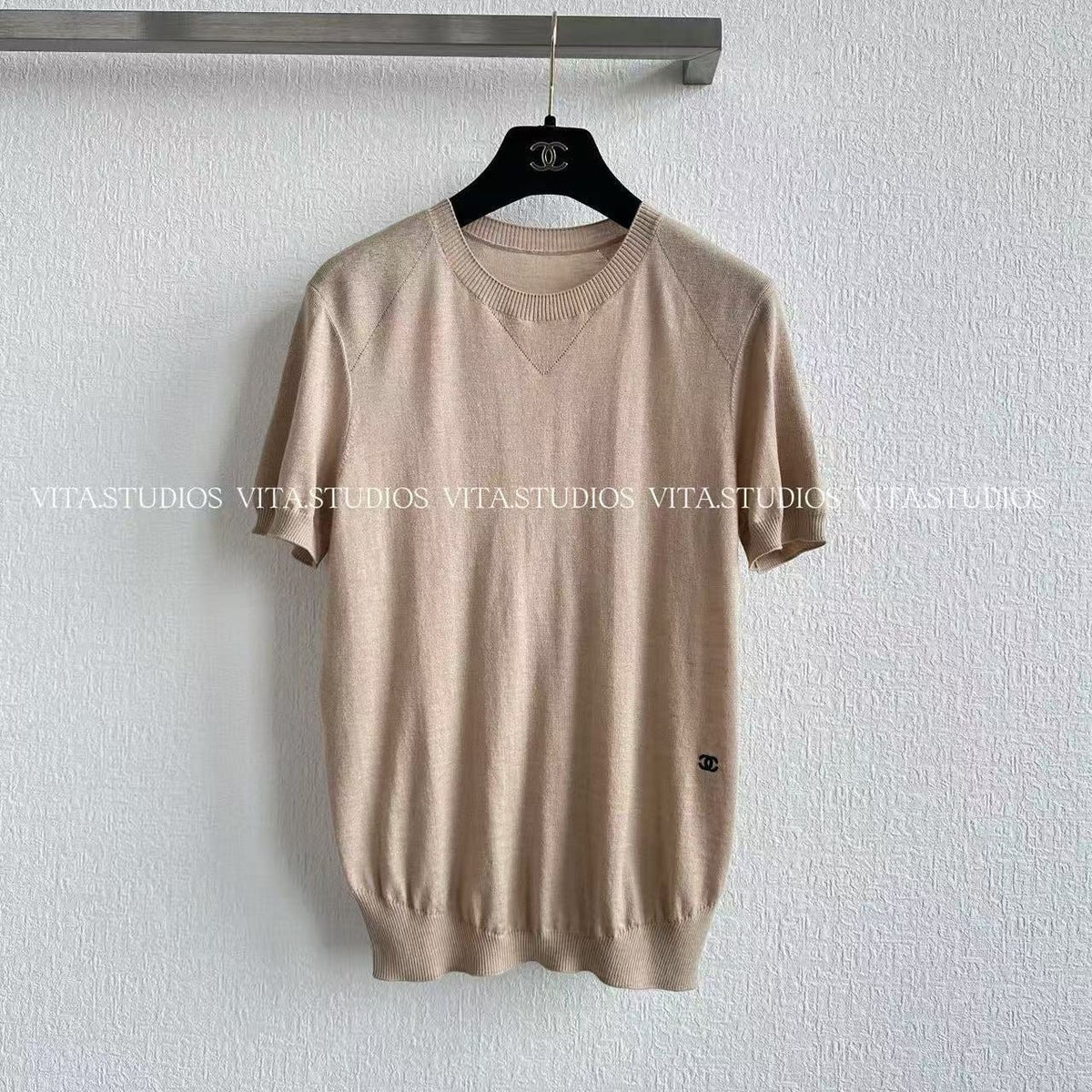 Chanel 26 Crew Neck Knit Short-Sleeve T-Shirt Beige in Cashmere 279385