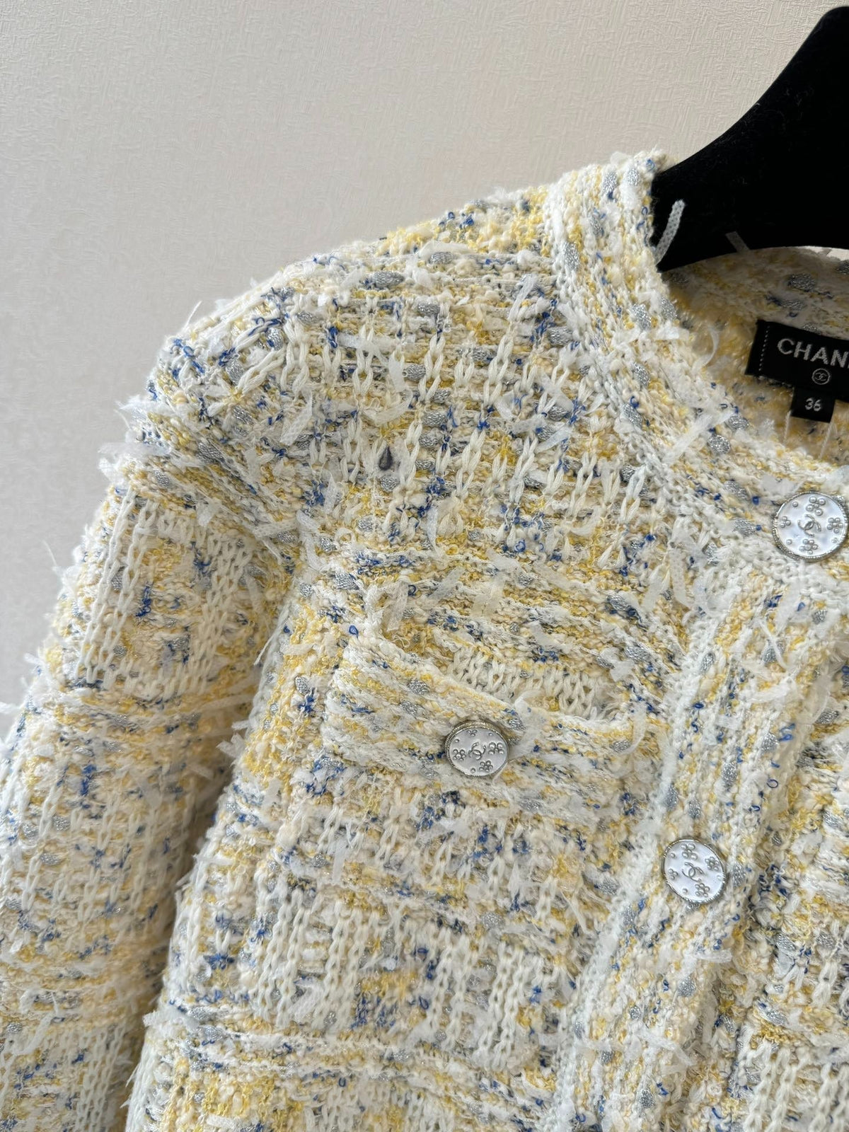 Chanel 2026 Cardigan Light Yellow Mix White Wool 424719