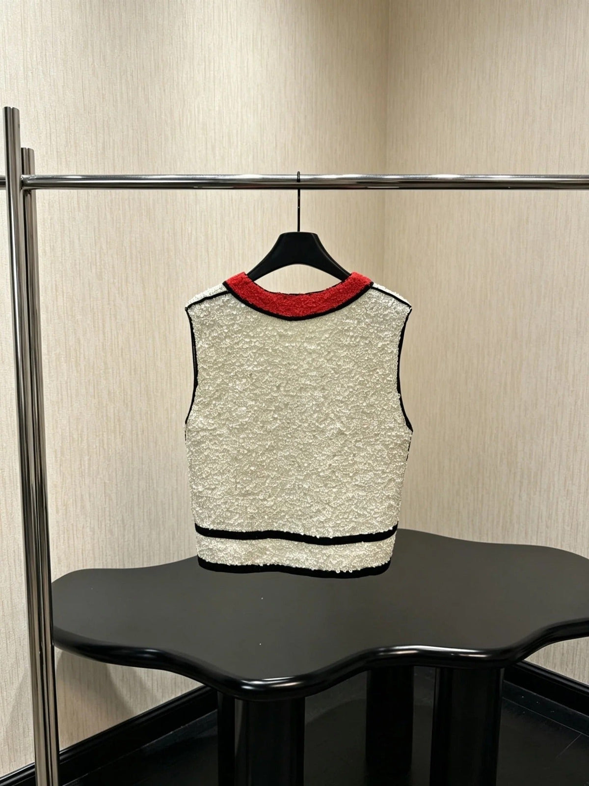 Chanel Vest White Red in Tweed 274147