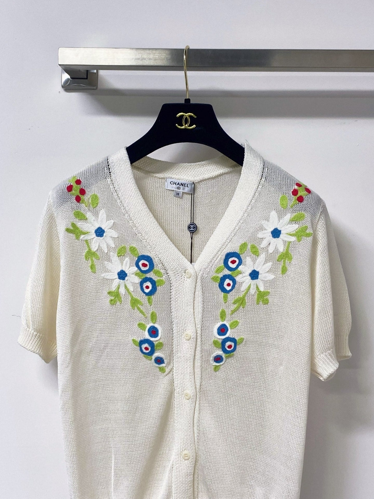 Chanel 2026 Flower Short-Sleeve Cardigan Cream Cotton 705305