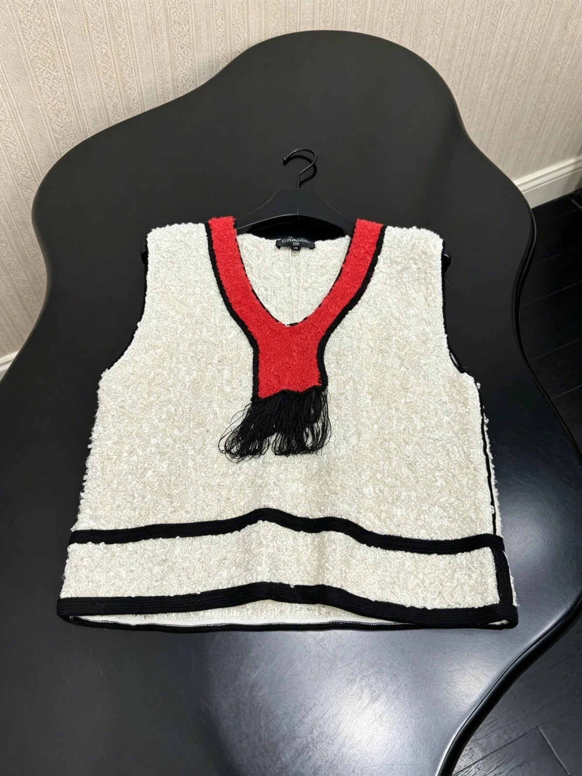 Chanel Vest White Red in Tweed 274147