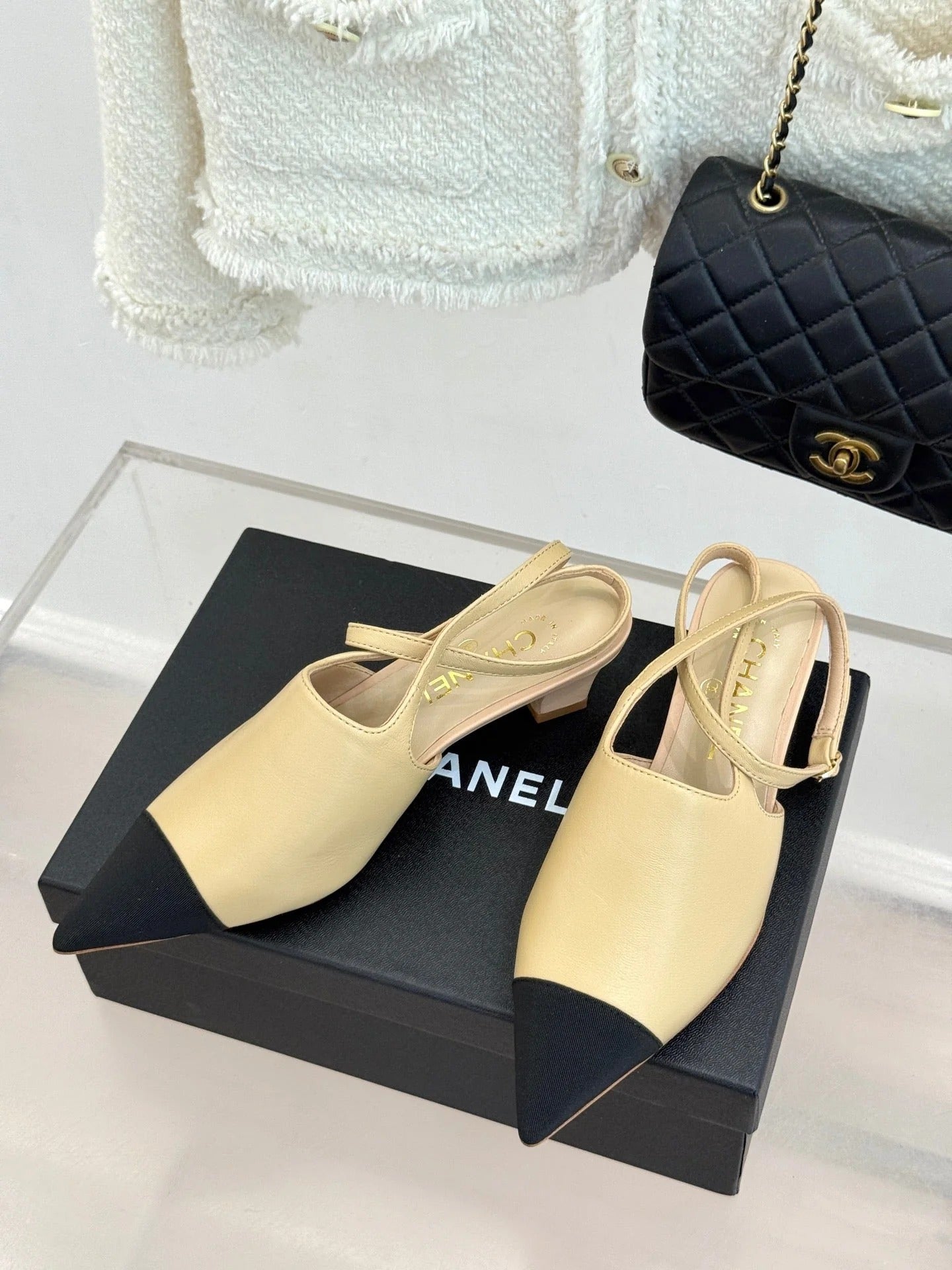 CC Pointed Toe Kitten Heel 30 Open Back Sandals Beige in Cowhide 706383