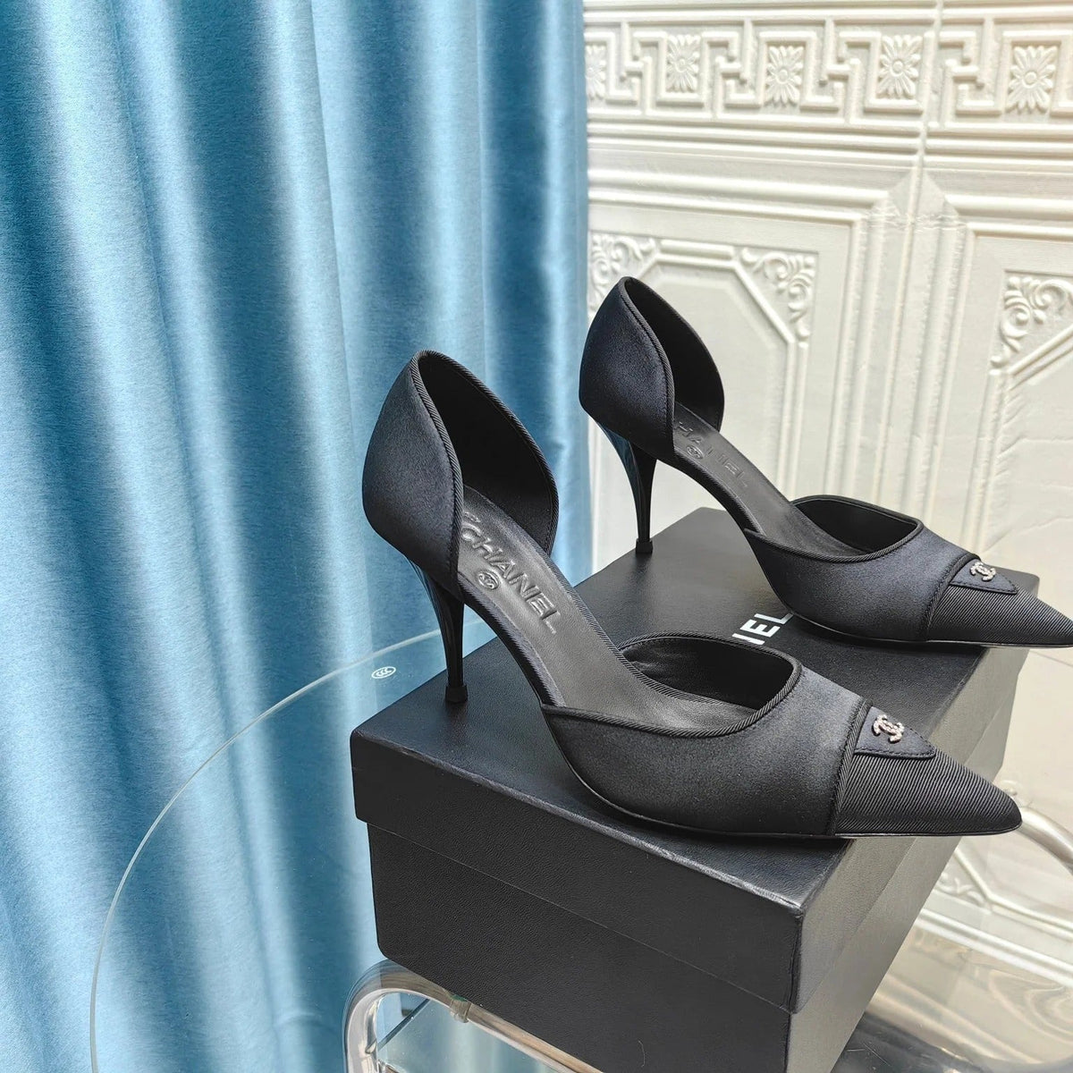Chanel 26ss Retro Hollow-Out Pointed-Toe 70 Vintage Black in Calfskin 712470
