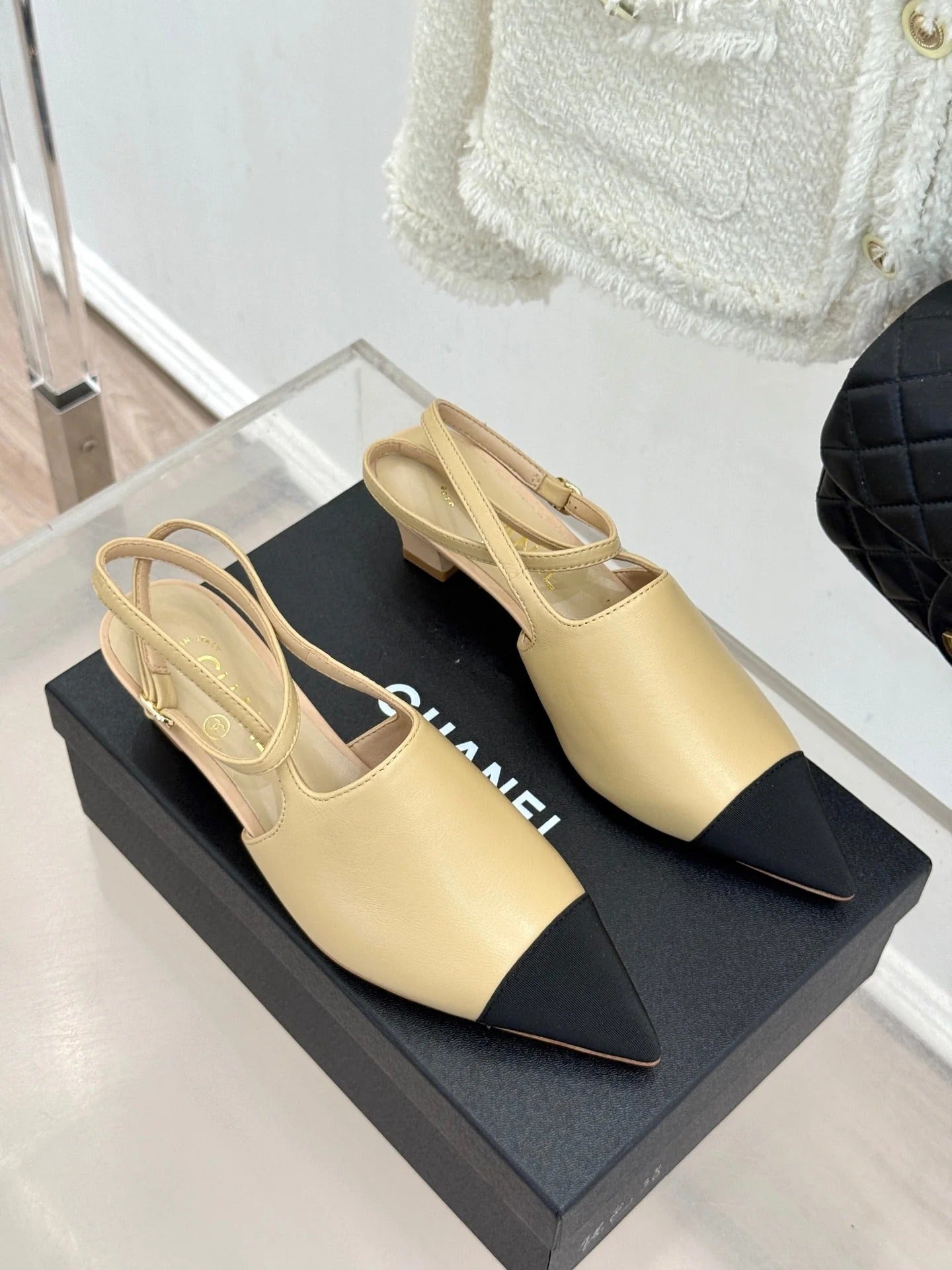 CC Pointed Toe Kitten Heel 30 Open Back Sandals Beige in Cowhide 706383