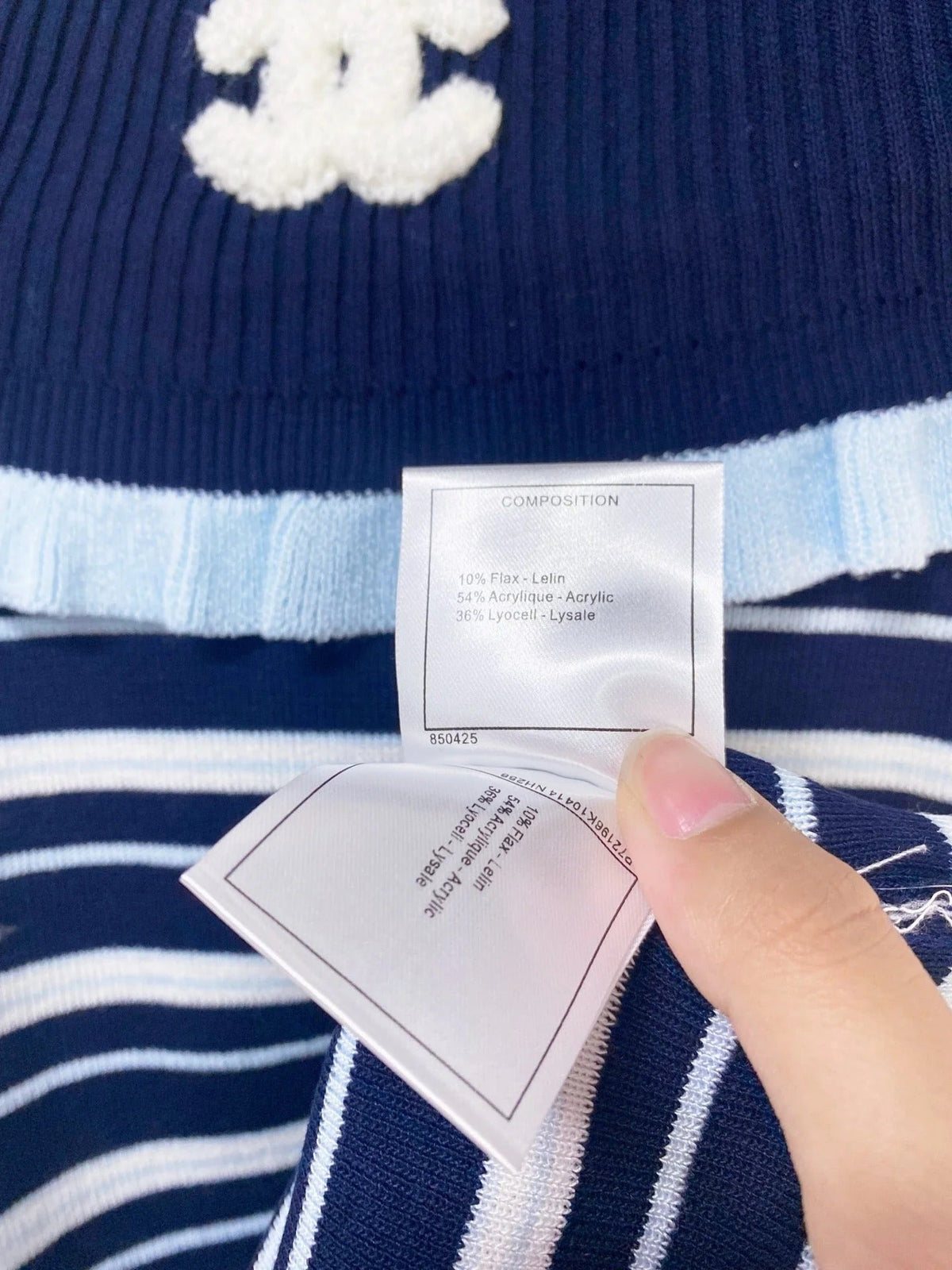 Chanel 26 Vest Navy Blue in Acrylic 283185