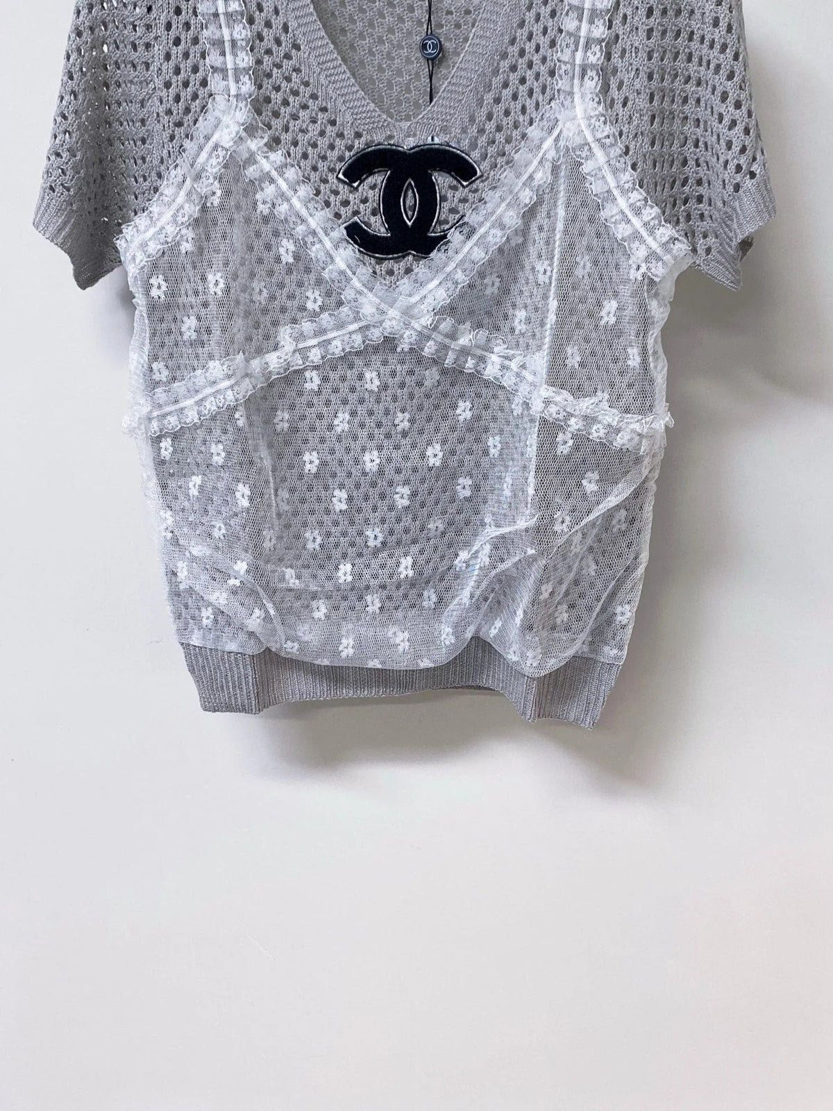 Chanel Short-Sleeve T-Shirt Gray in Wool 305816