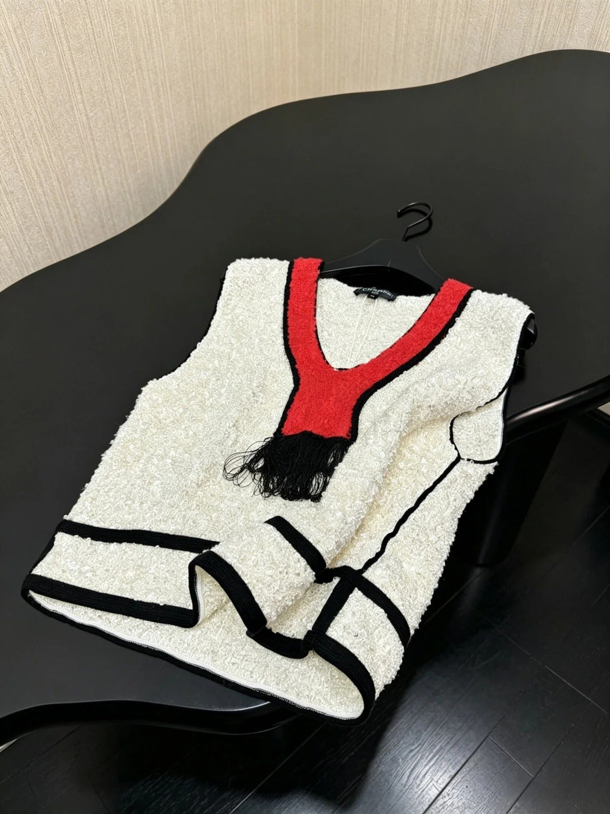 Chanel Vest White Red in Tweed 274147