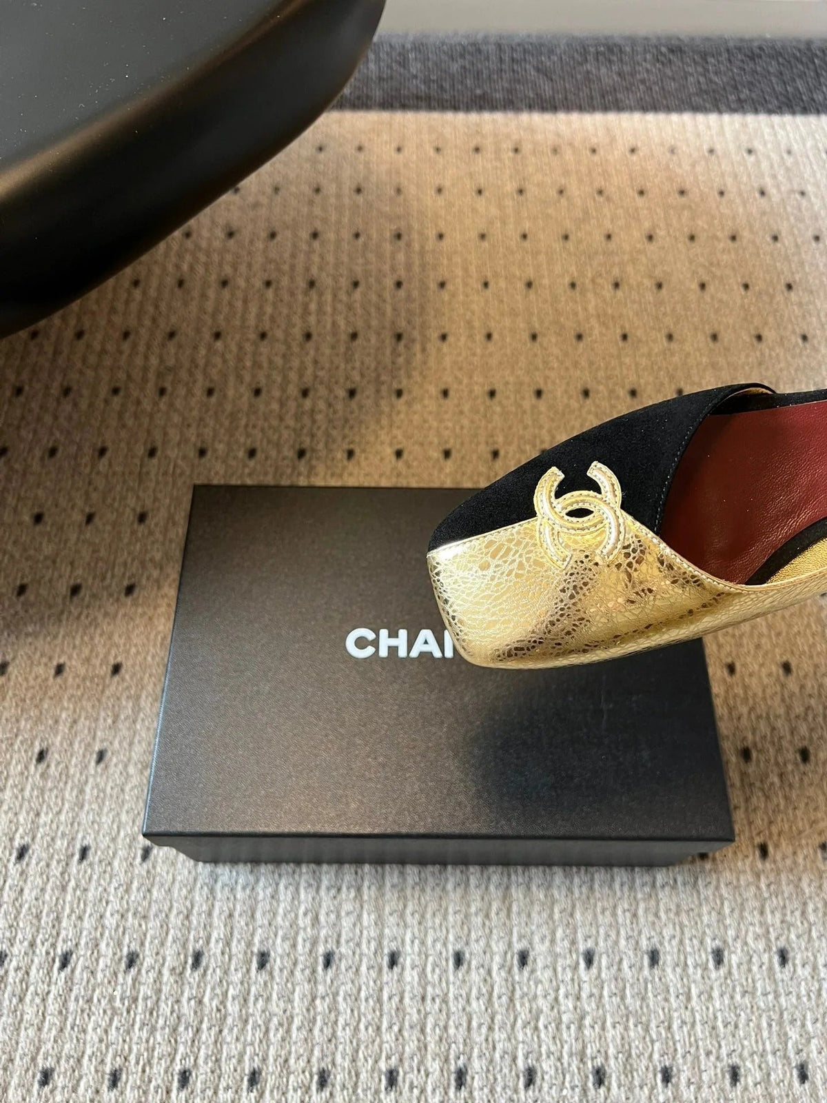 Chanel 26SS Color-Blocked Slingback Gold Black in Lambskin 708083