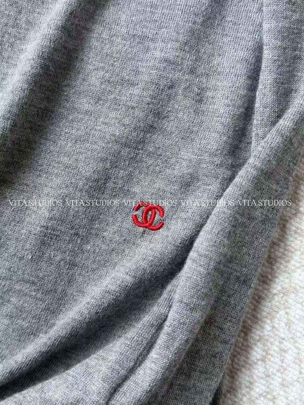 Chanel 26 Crew Neck Knit Short-Sleeve T-Shirt Gray in Cashmere 279386
