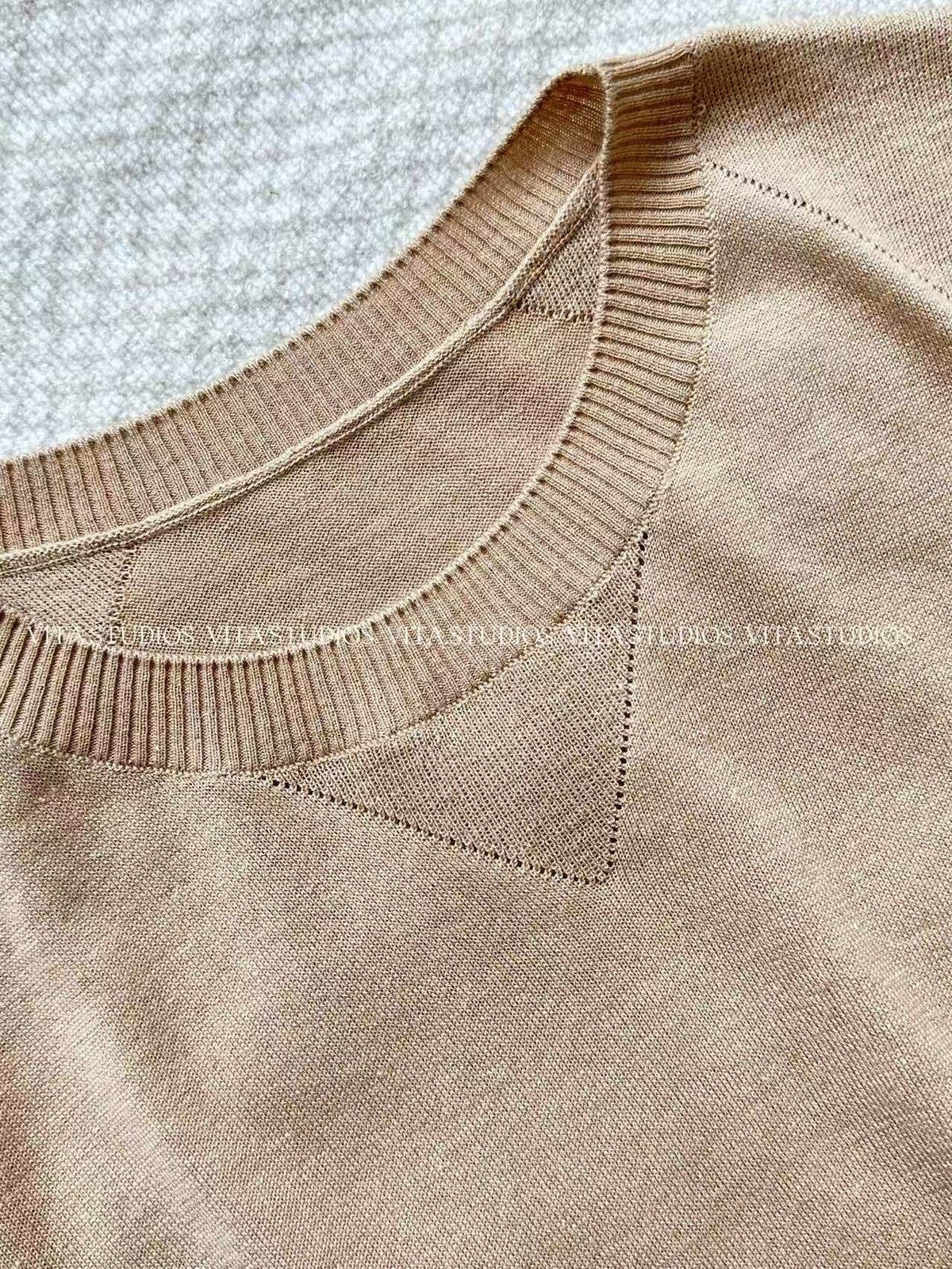 Chanel 26 Crew Neck Knit Short-Sleeve T-Shirt Beige in Cashmere 279385