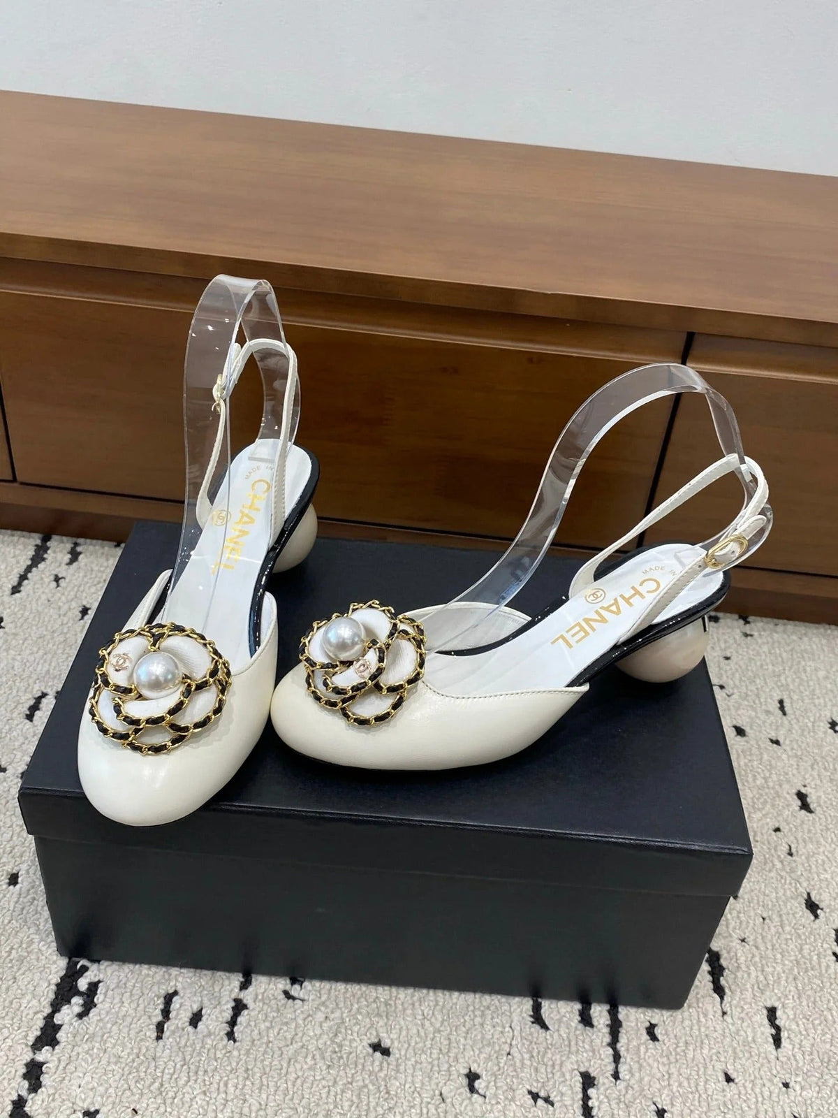 Chanel 26 Round Toe Pearl Heel 50 Shoes White in Cowhide 729341