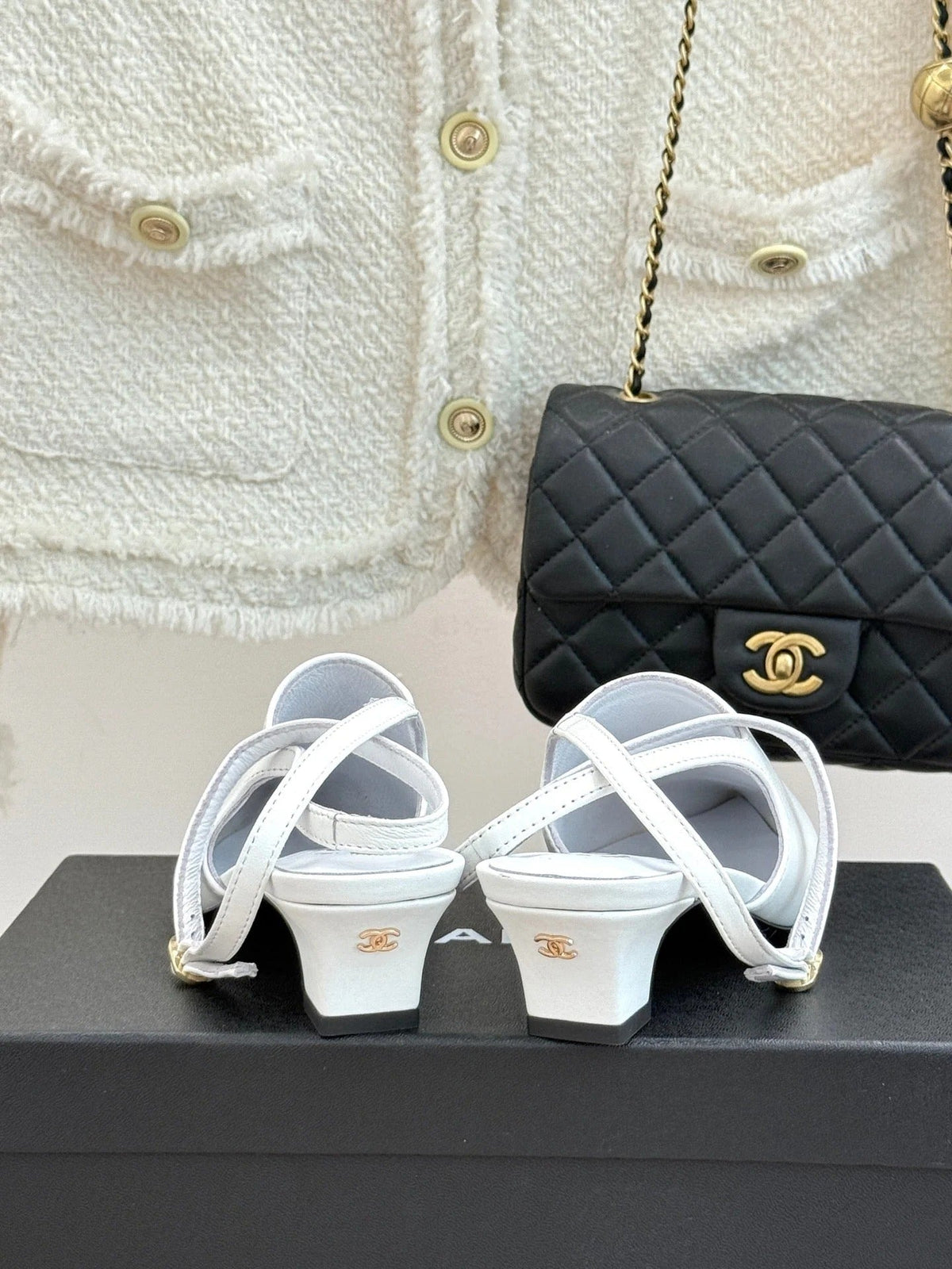CC Pointed Toe Kitten Heel 30 Open Back Sandals White in Cowhide 706381
