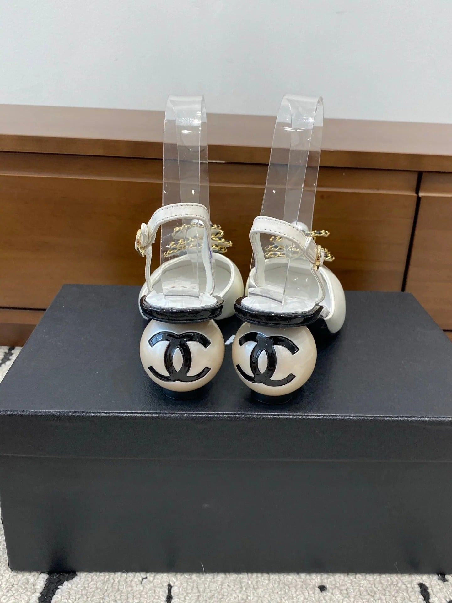 Chanel 26 Round Toe Pearl Heel 50 Shoes White in Cowhide 729341