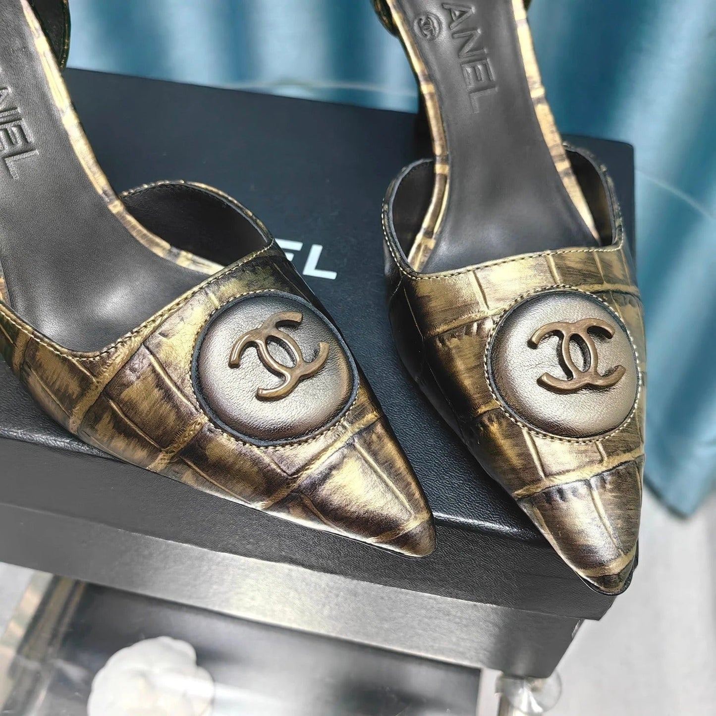 Chanel Pointed-Toe Vintage High Heels 70mm Bronze Yellow in Calfskin 712469
