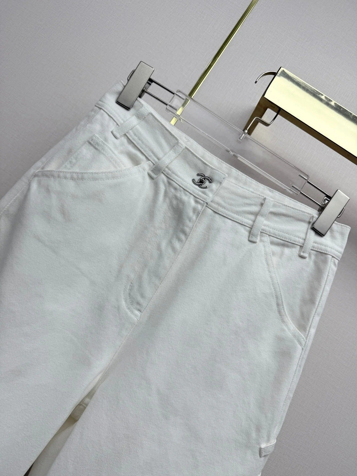 Chanel 26 Short Jeans White in Cotton 367723