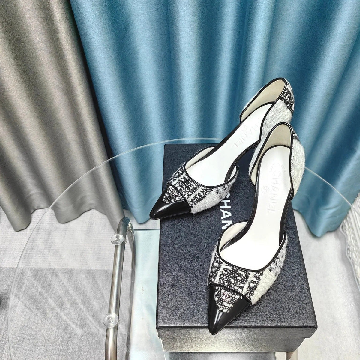 Chanel Pointed Toe Vintage High Heels 70mm Black White in Coarse wool fabric 712466