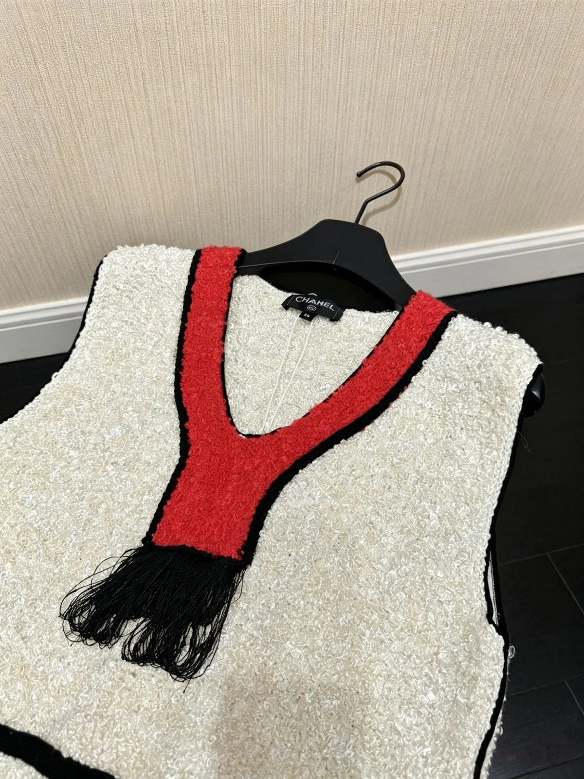 Chanel Vest White Red in Tweed 274147