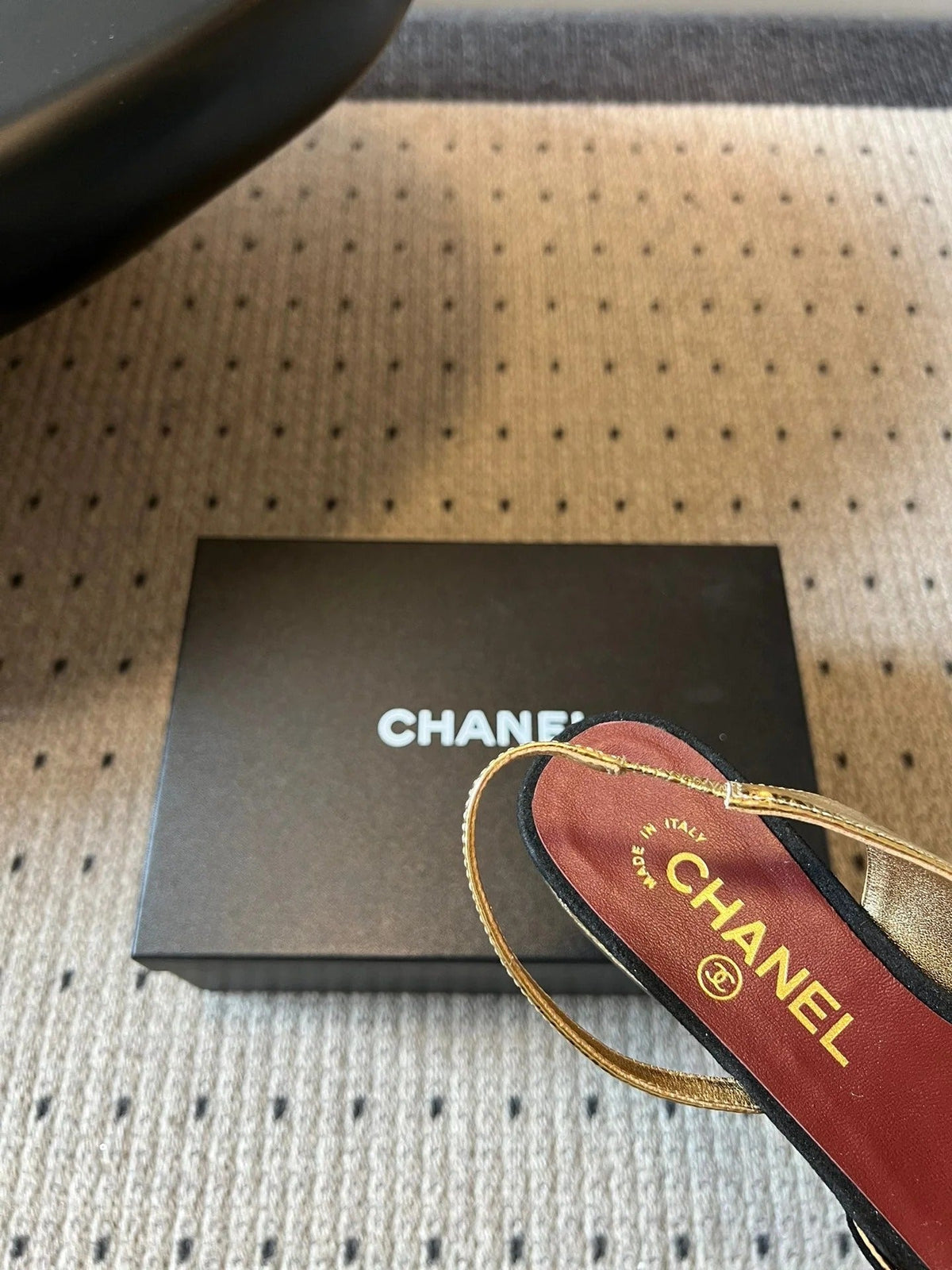 Chanel 26SS Color-Blocked Slingback Gold Black in Lambskin 708083