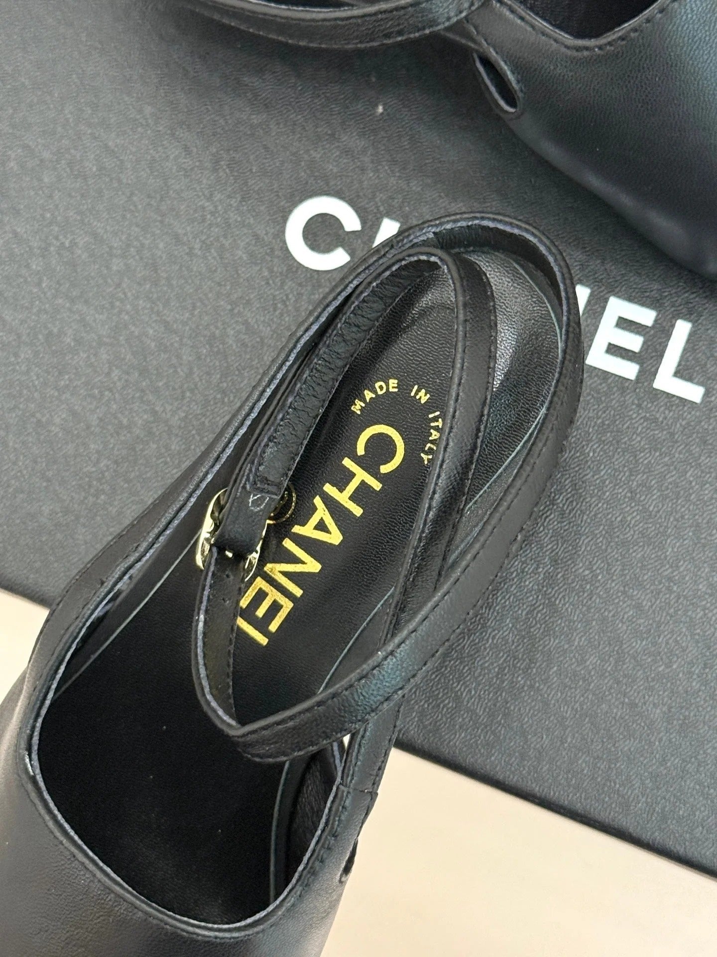 CC Pointed Toe Kitten Heel 30 Open Back Sandals Black in Cowhide 706382