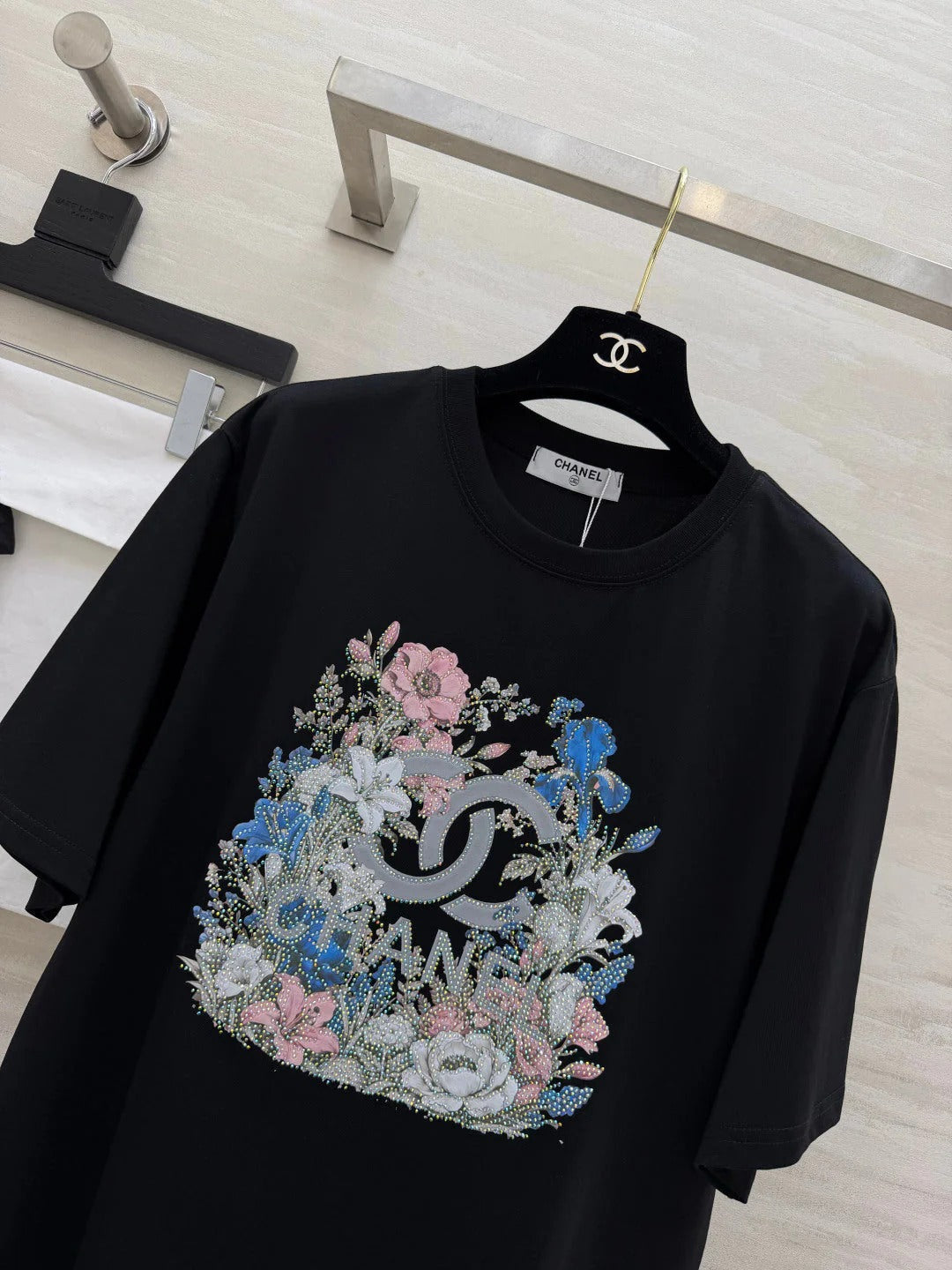 Chanel 2026 Floral Rhinestone T-shirt Cotton 681379