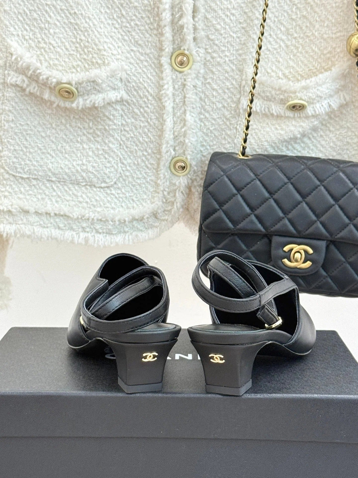 CC Pointed Toe Kitten Heel 30 Open Back Sandals Black in Cowhide 706382