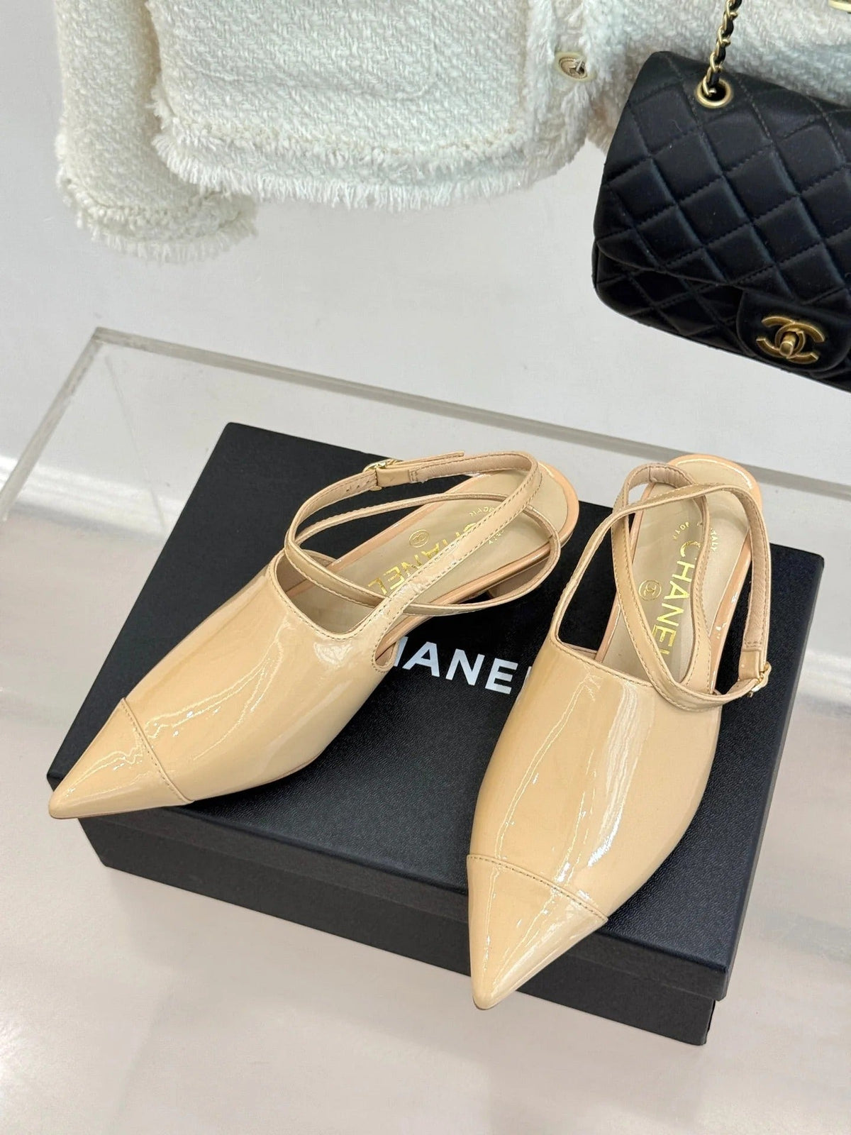 CC Pointed Toe Kitten Heel 30 Open Back Sandals Beige in Patent Leather 706379