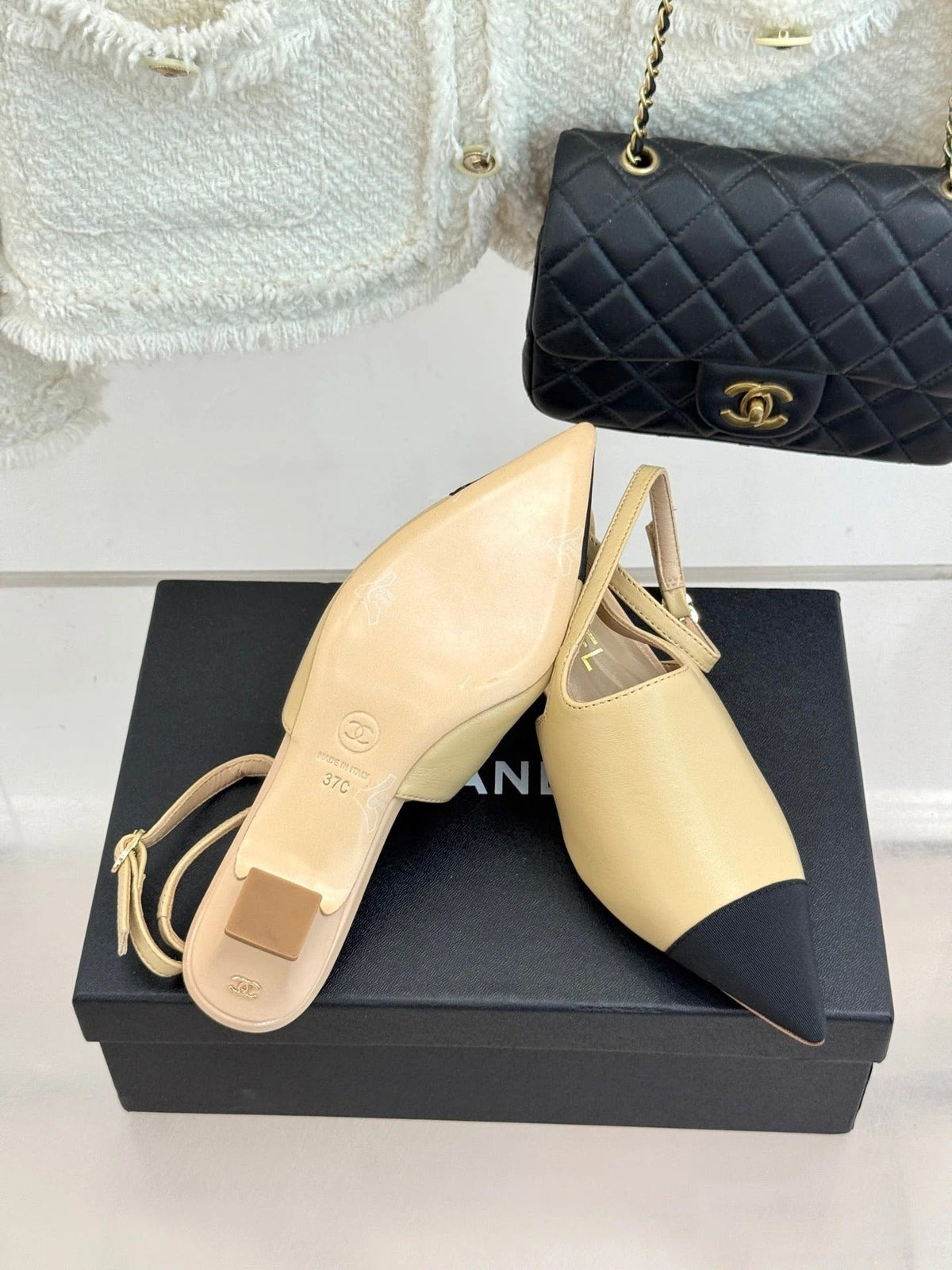 CC Pointed Toe Kitten Heel 30 Open Back Sandals Beige in Cowhide 706383