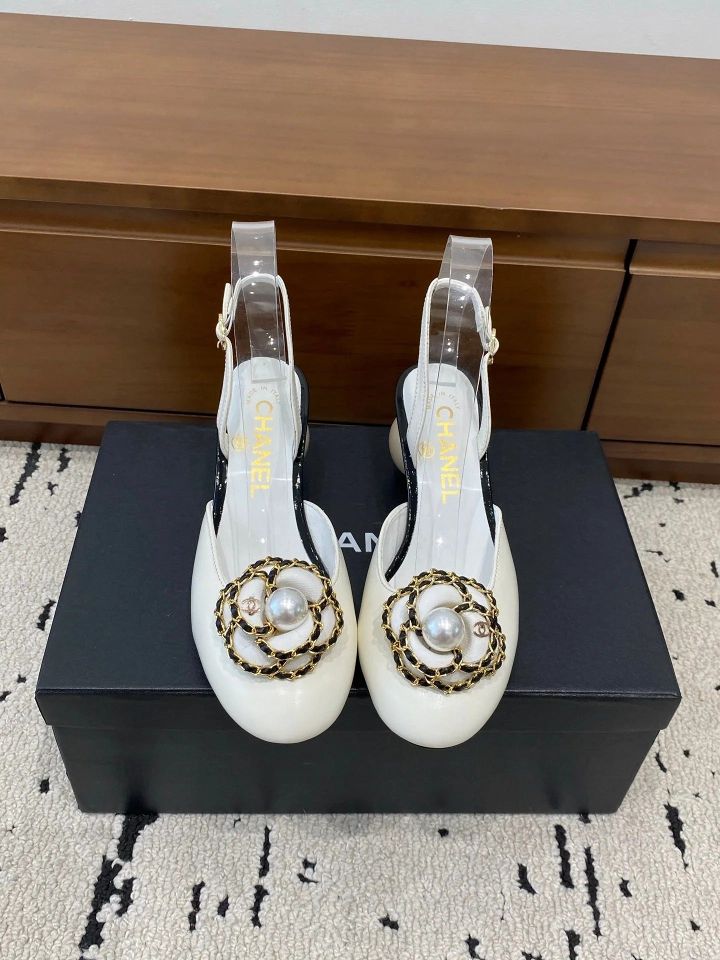 Chanel 26 Round Toe Pearl Heel 50 Shoes White in Cowhide 729341