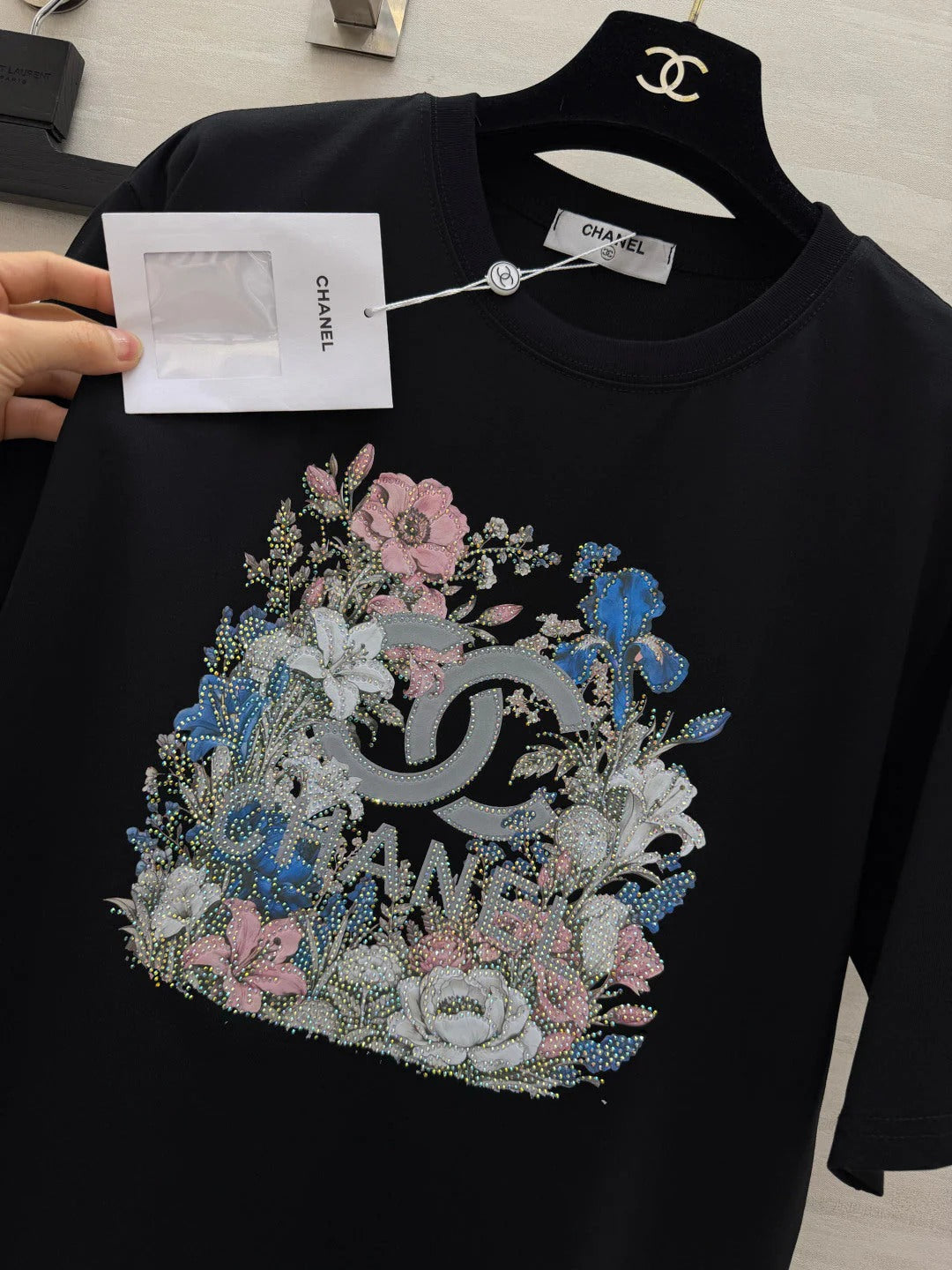 Chanel 2026 Floral Rhinestone T-shirt Cotton 681379
